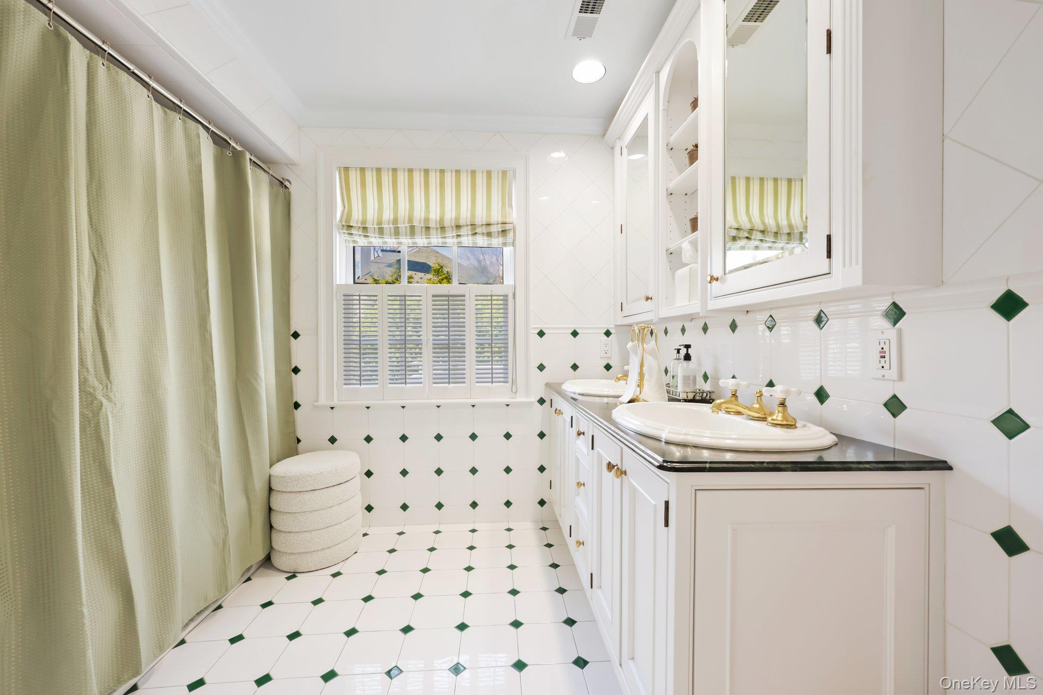 7 Plateau Circle W, Bronxville, NY 10708