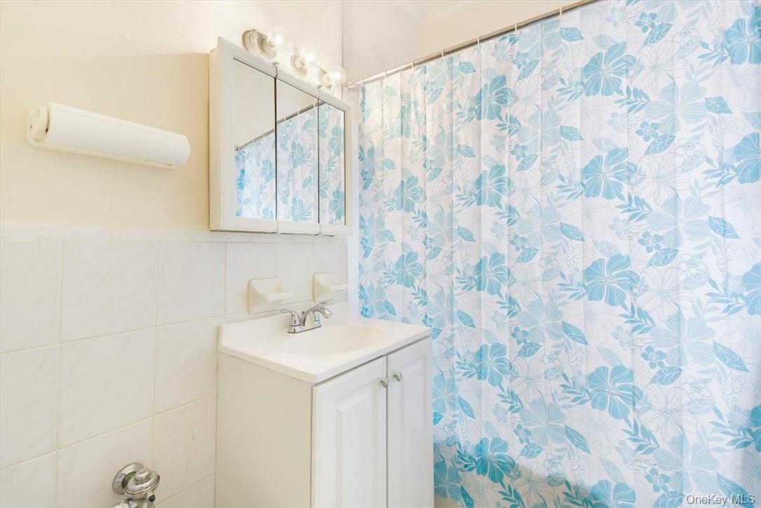 663 Locust Street # 4A, Mount Vernon, NY 10552