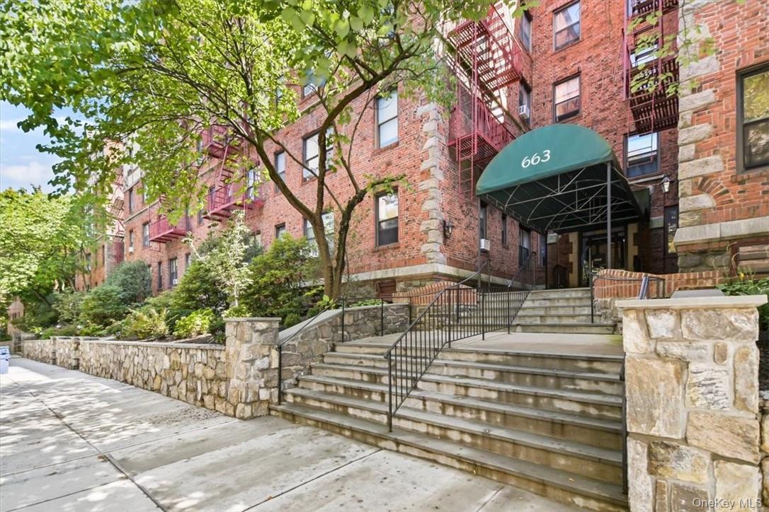 663 Locust Street # 4A, Mount Vernon, NY 10552