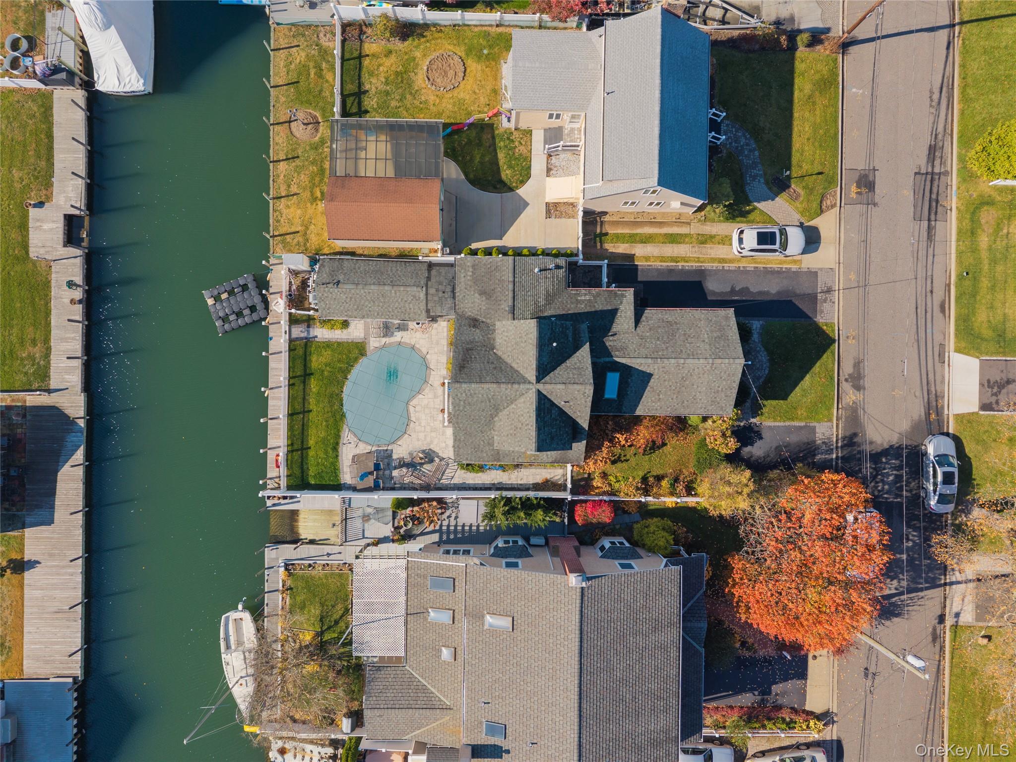 38 Bayside Place, Amityville, NY 11701