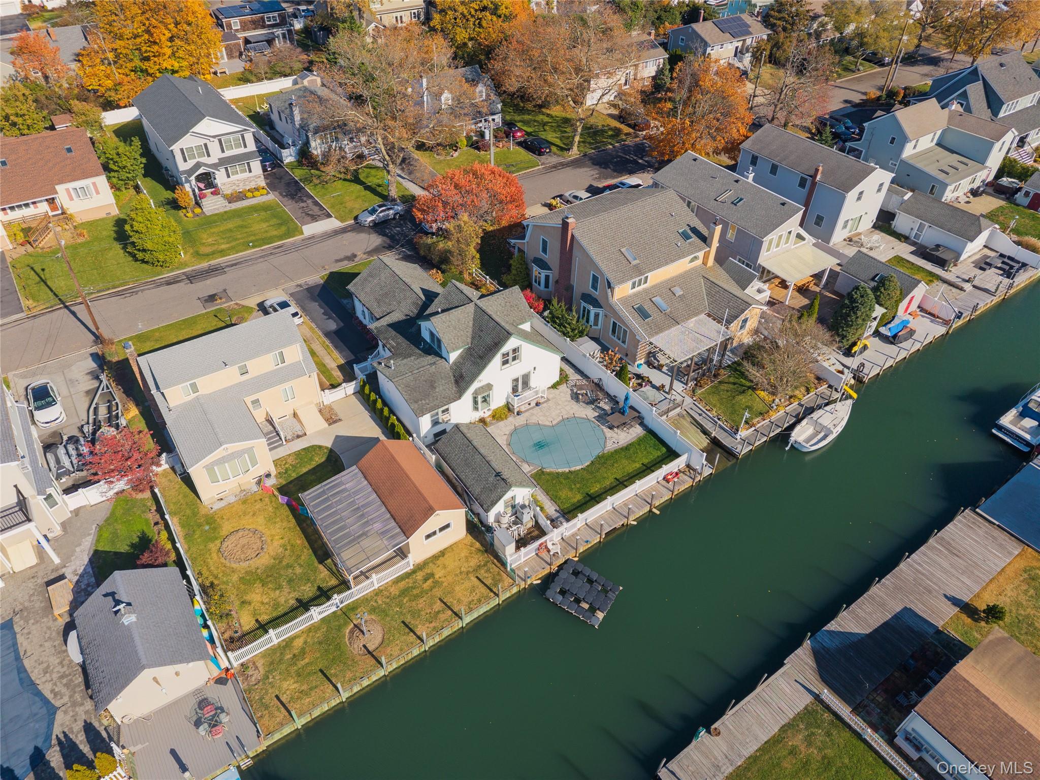 38 Bayside Place, Amityville, NY 11701