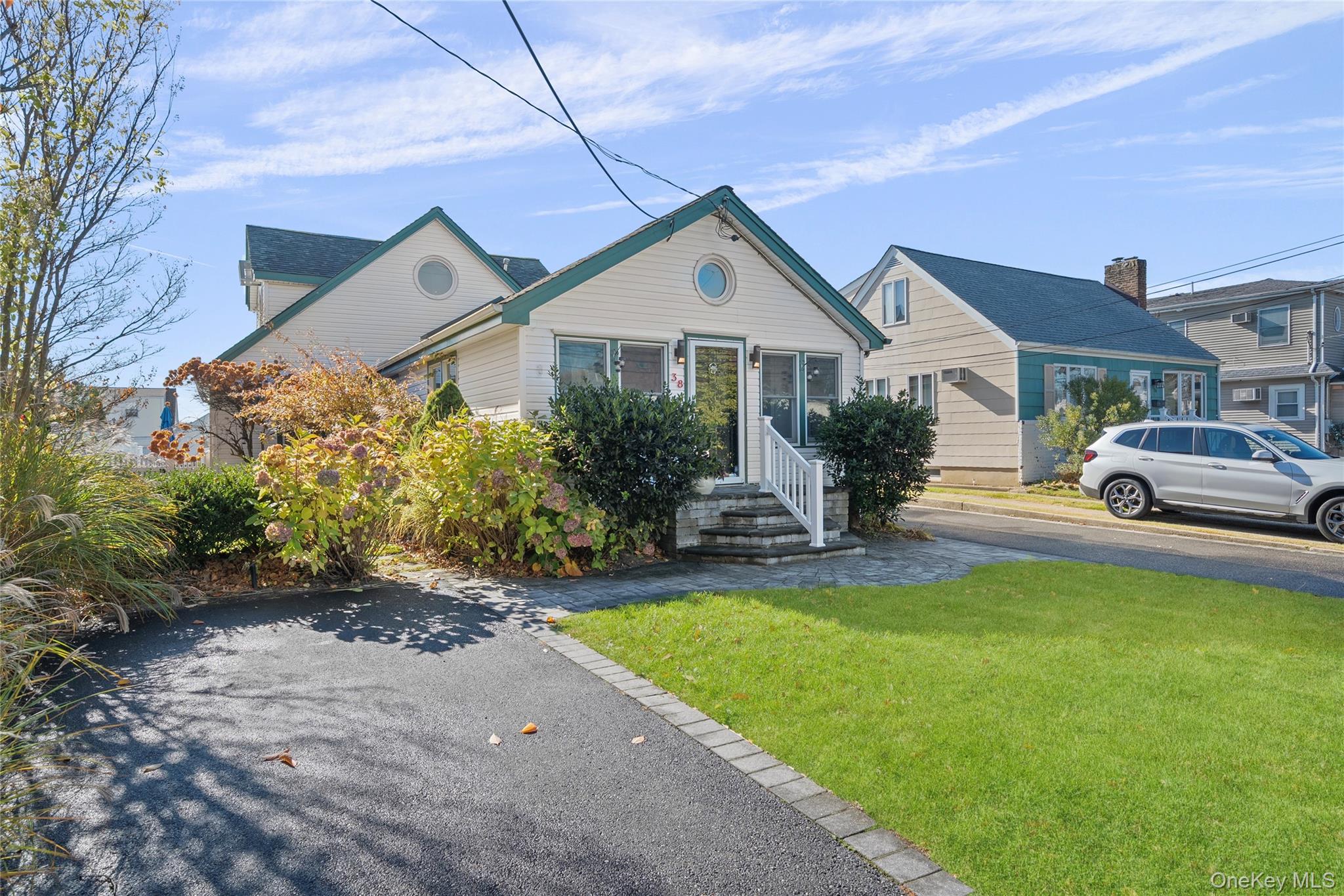 38 Bayside Place, Amityville, NY 11701