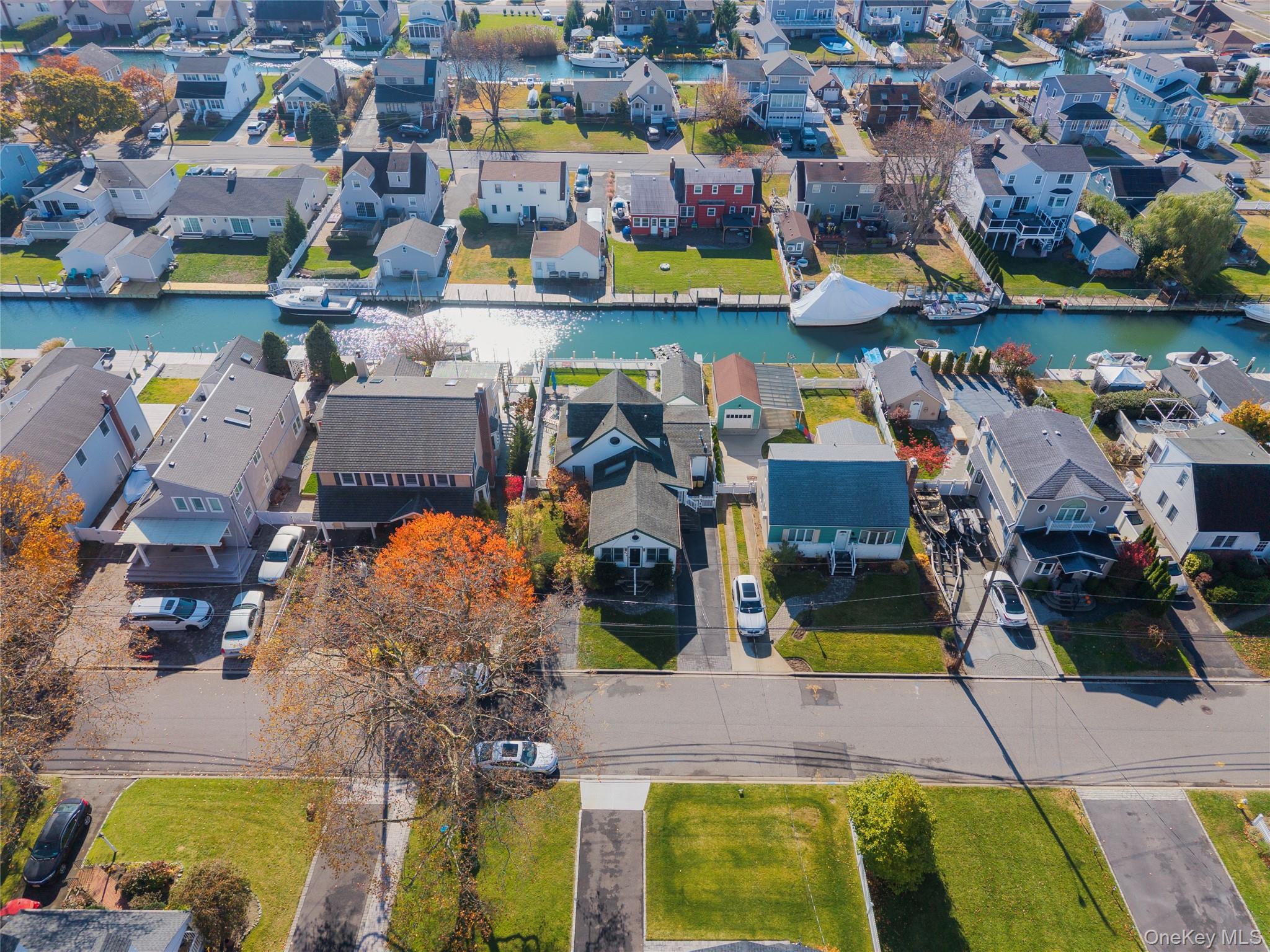 38 Bayside Place, Amityville, NY 11701