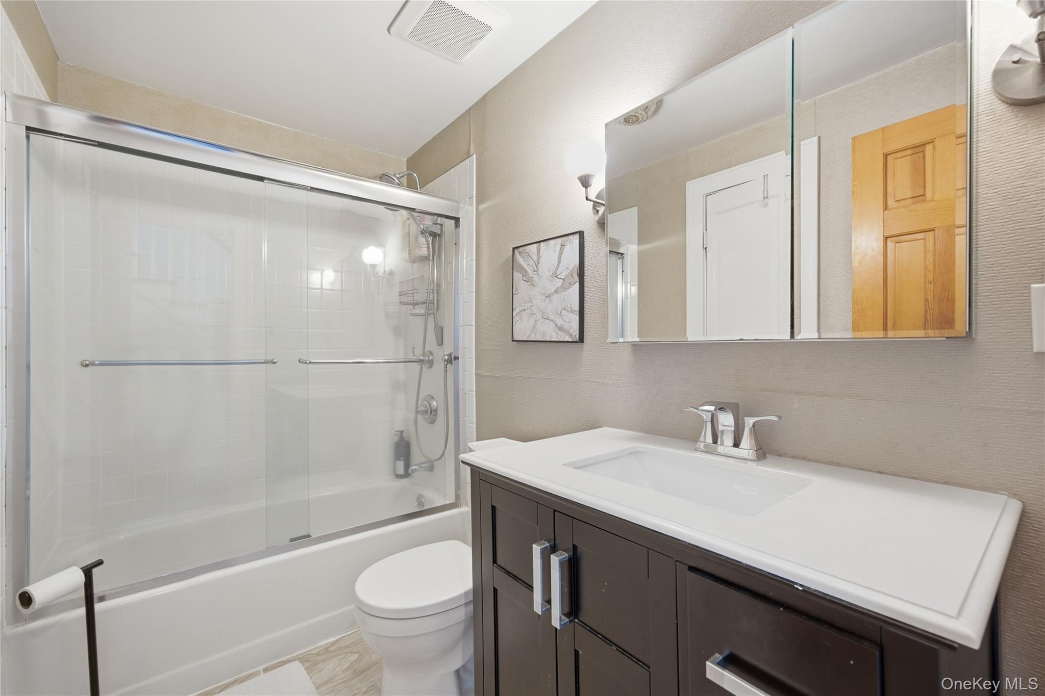 38 Bayside Place, Amityville, NY 11701