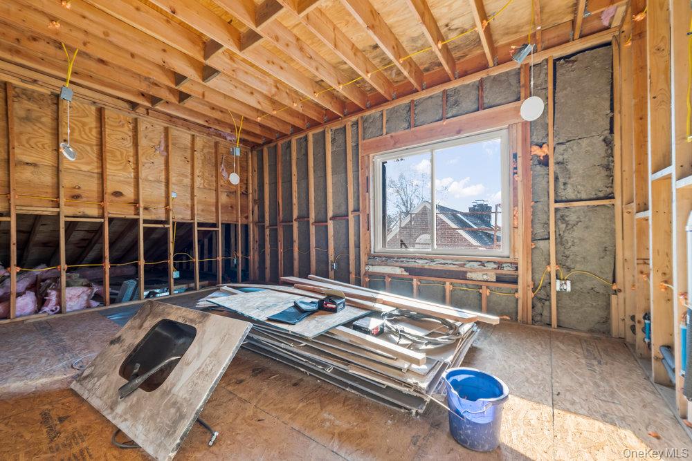 162 Old Mamaroneck Road, White Plains, NY 10605