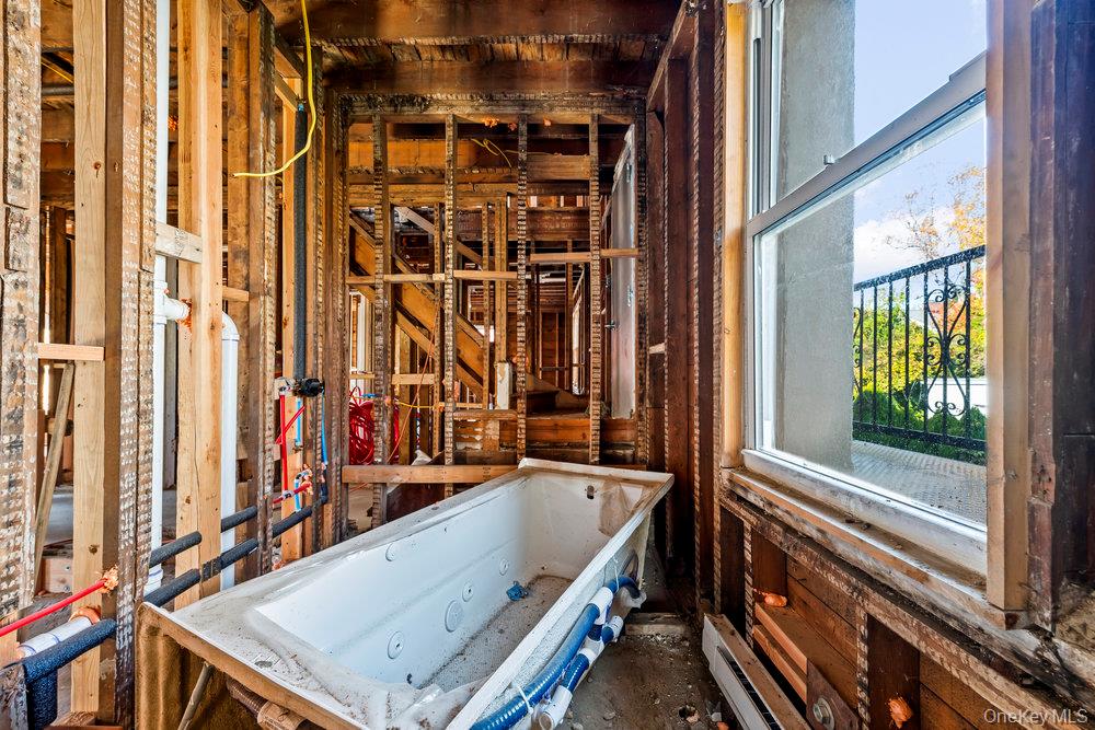 162 Old Mamaroneck Road, White Plains, NY 10605