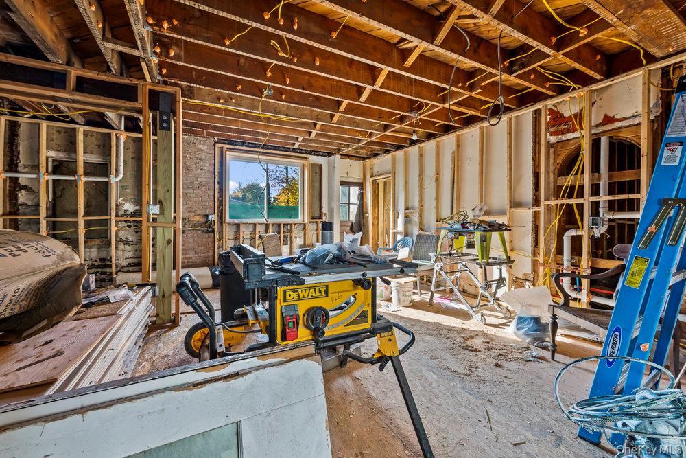 162 Old Mamaroneck Road, White Plains, NY 10605