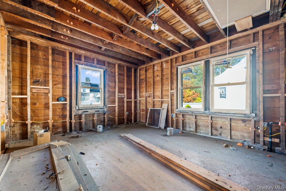 162 Old Mamaroneck Road, White Plains, NY 10605