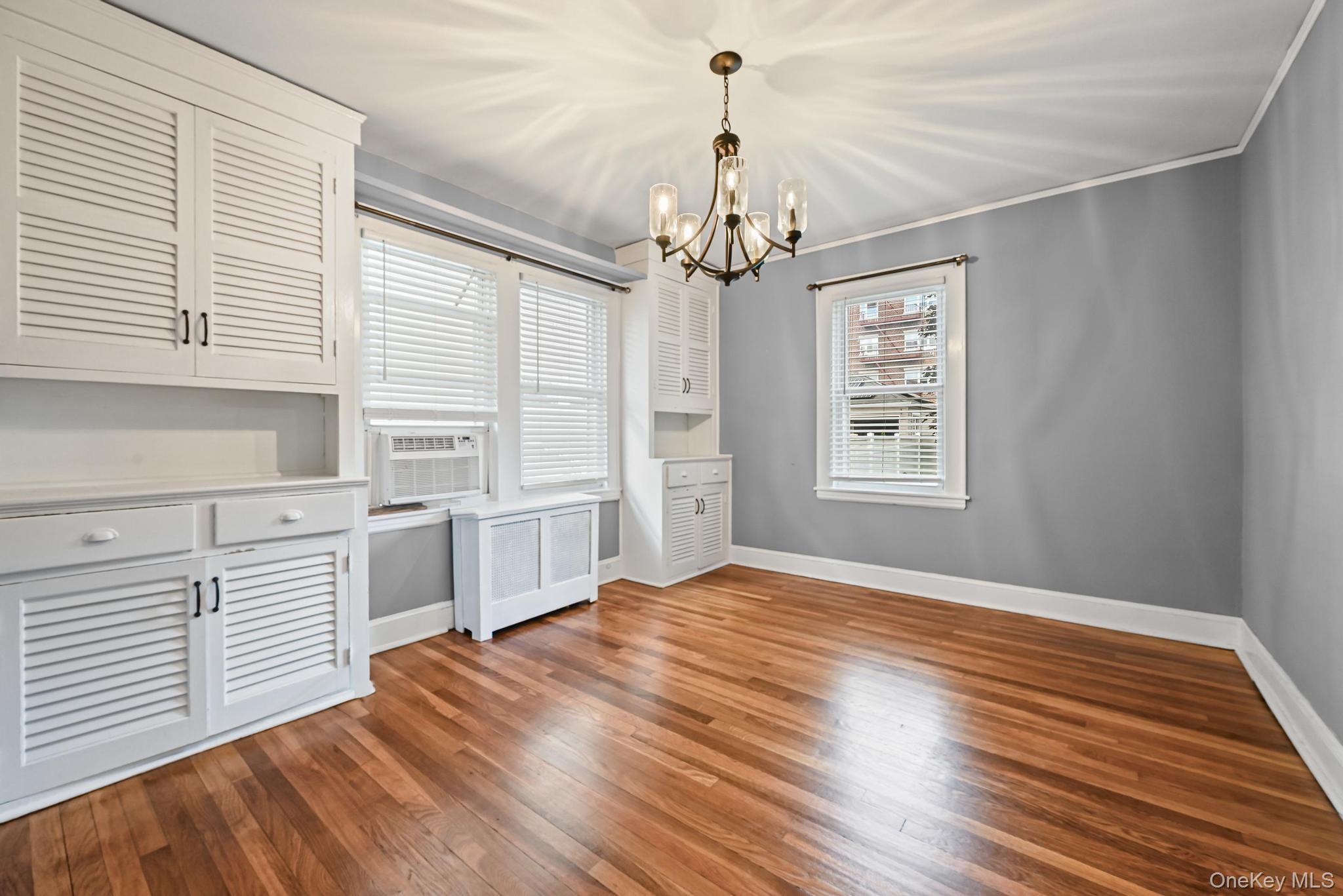 30 Temple Street, Williston Park, NY 11596