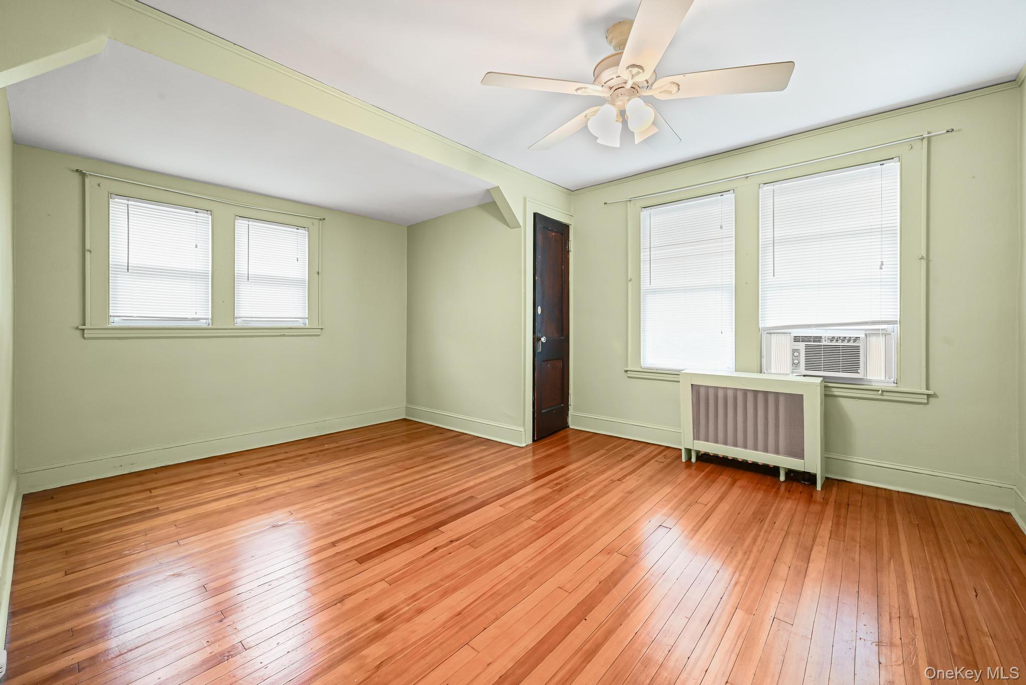 30 Temple Street, Williston Park, NY 11596