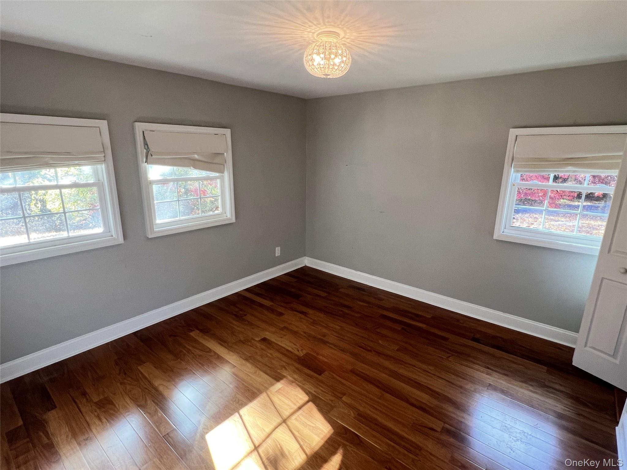 18 Chestnut Lane, Newburgh, NY 12550