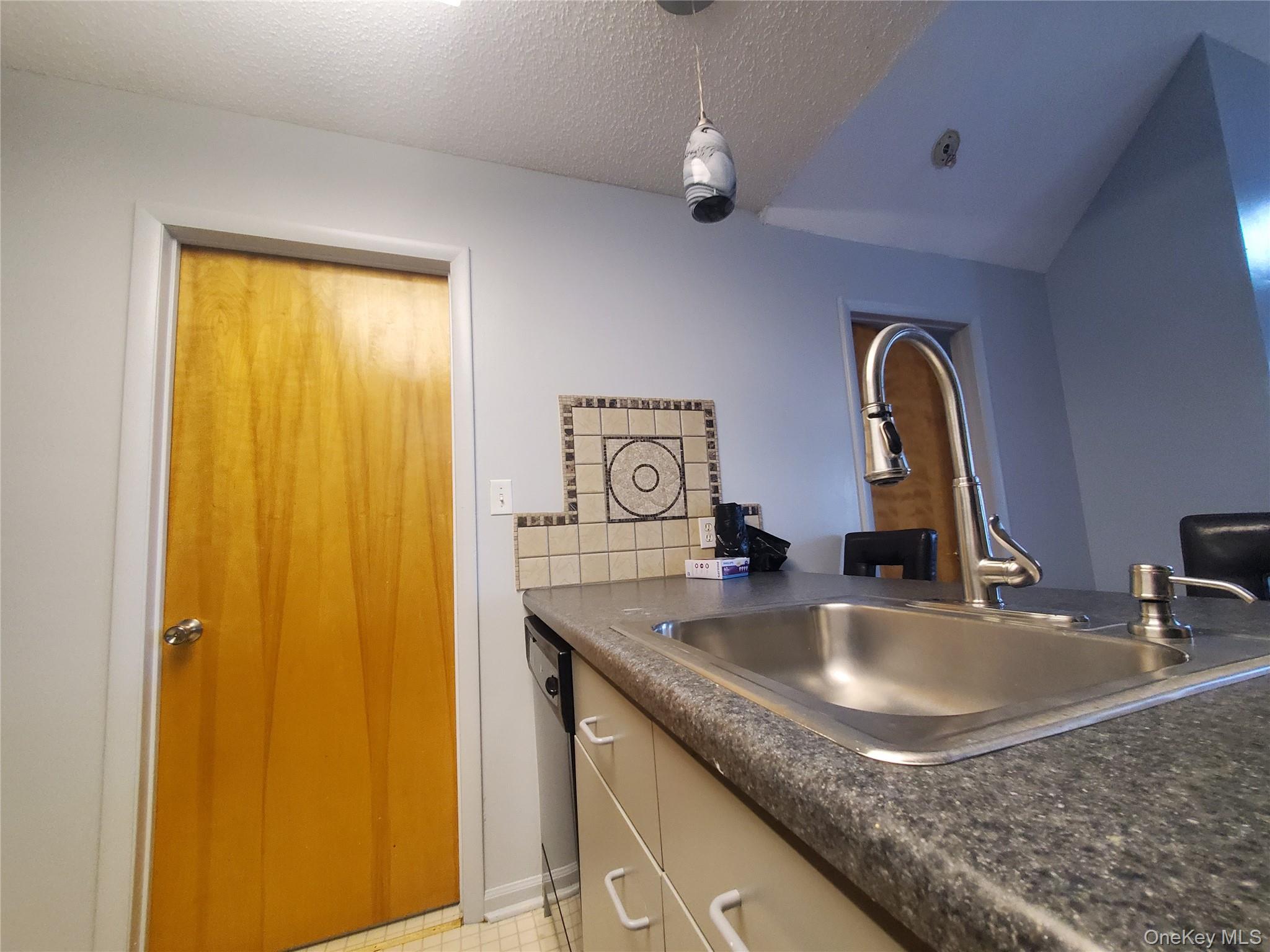 2 Fox Ridge, Fallsburg, NY 12789