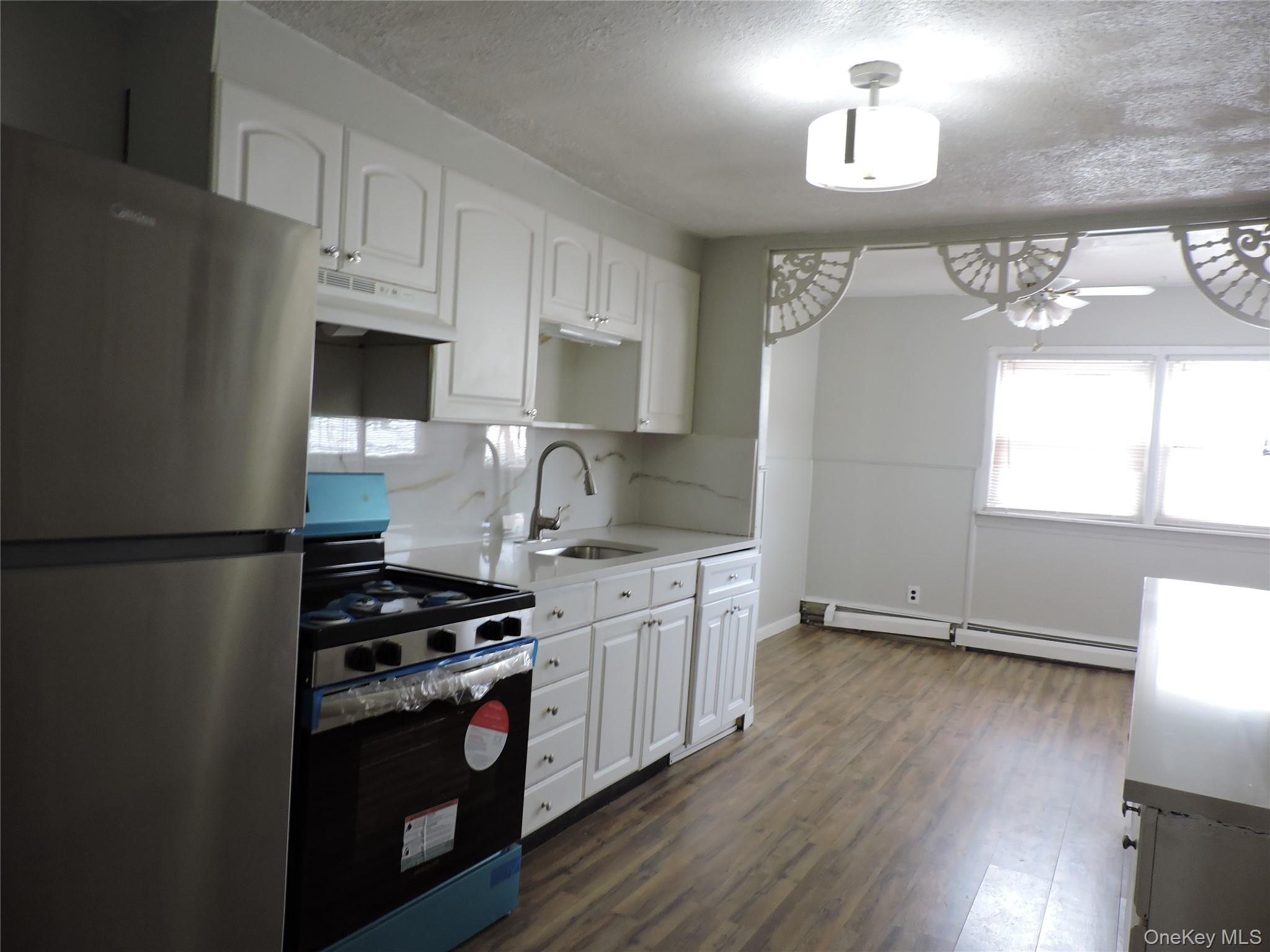 18 Leach Street, Lynbrook, NY 11563