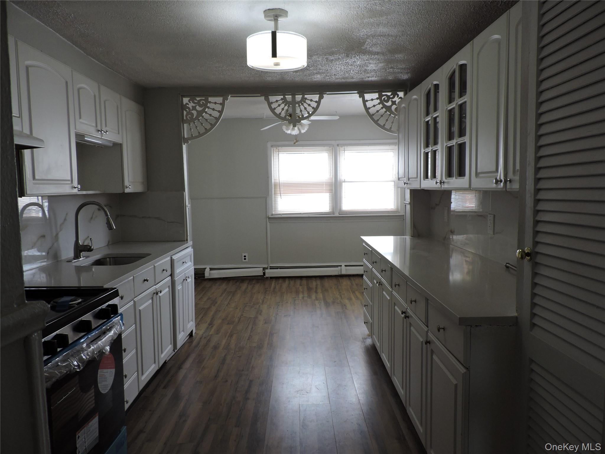 18 Leach Street, Lynbrook, NY 11563