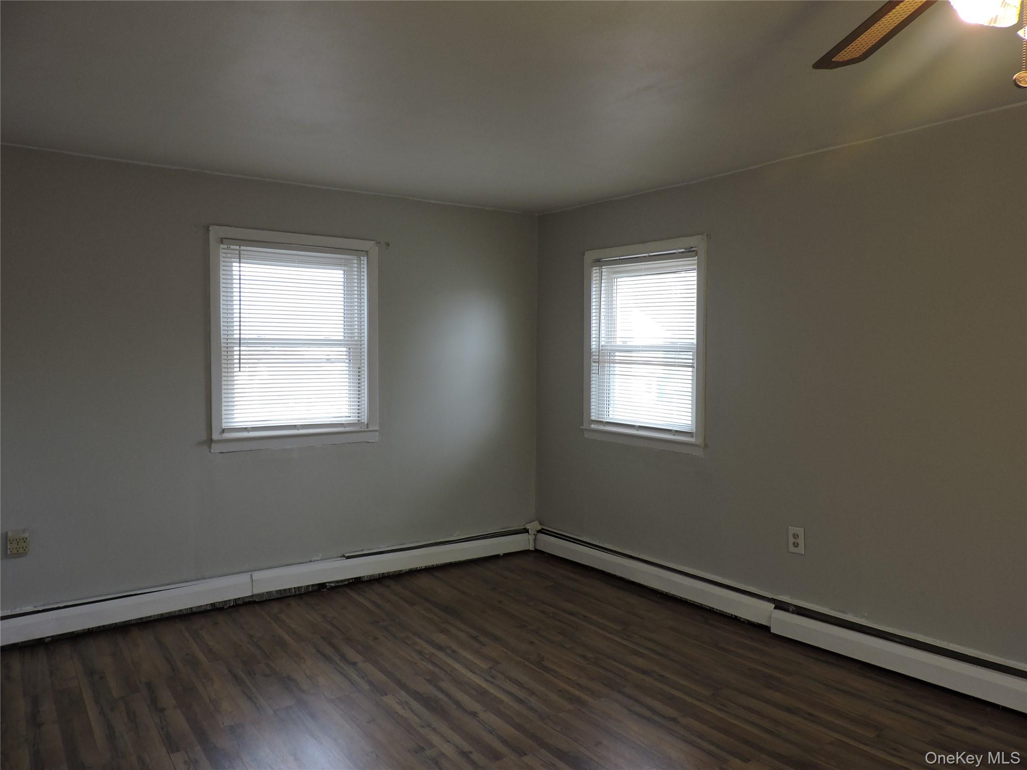 18 Leach Street, Lynbrook, NY 11563