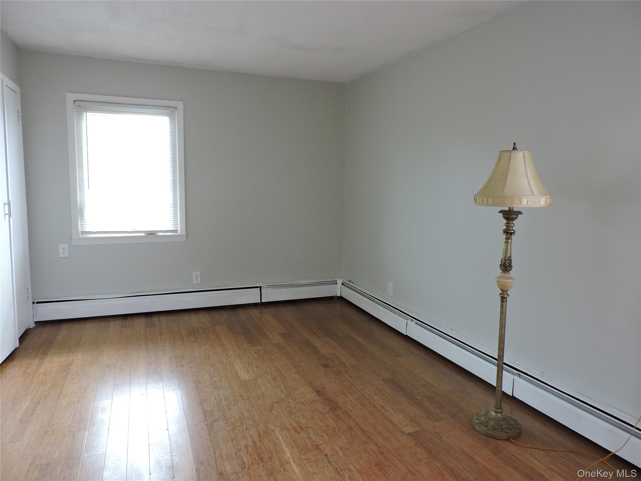 18 Leach Street, Lynbrook, NY 11563