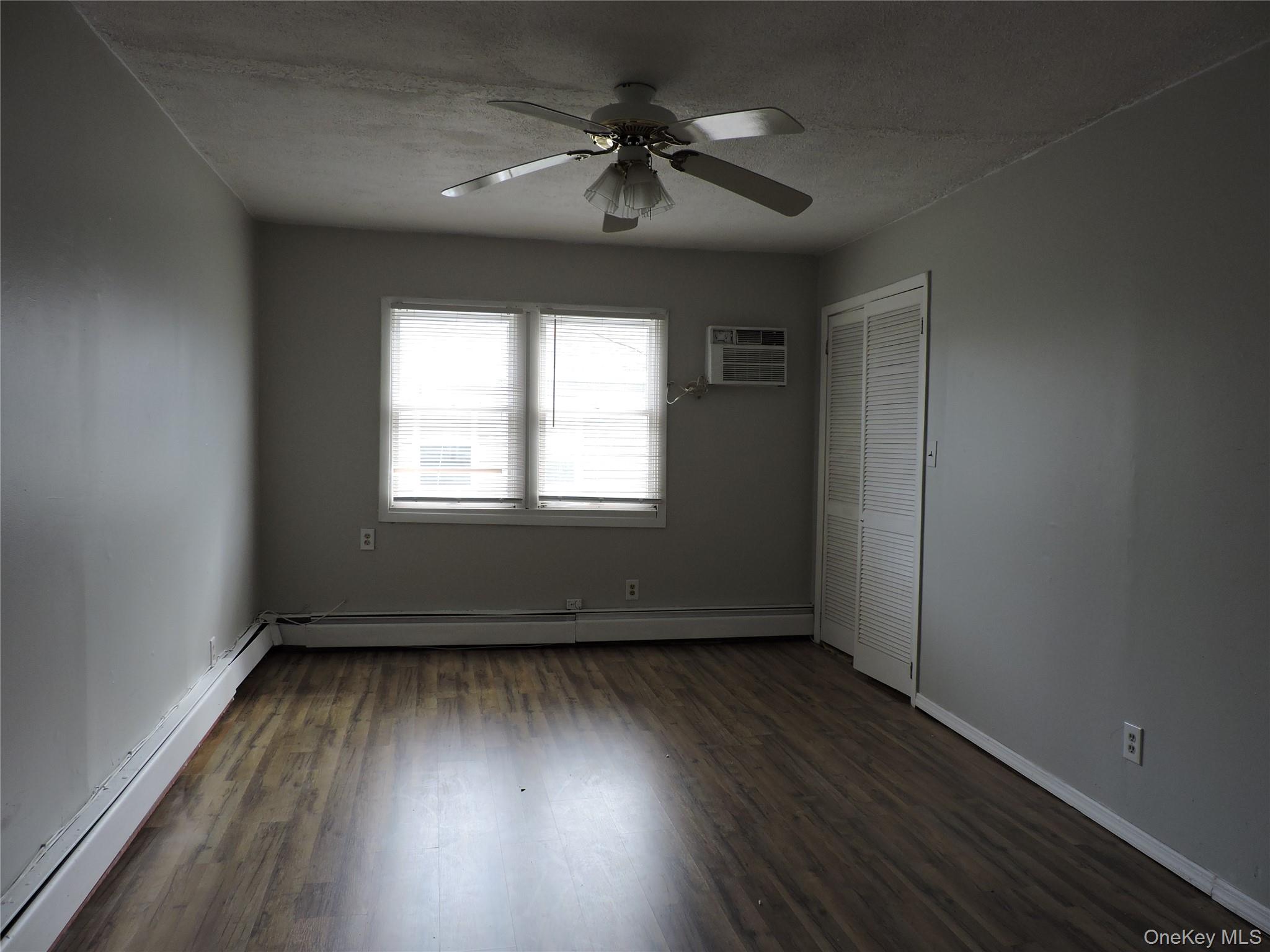 18 Leach Street, Lynbrook, NY 11563