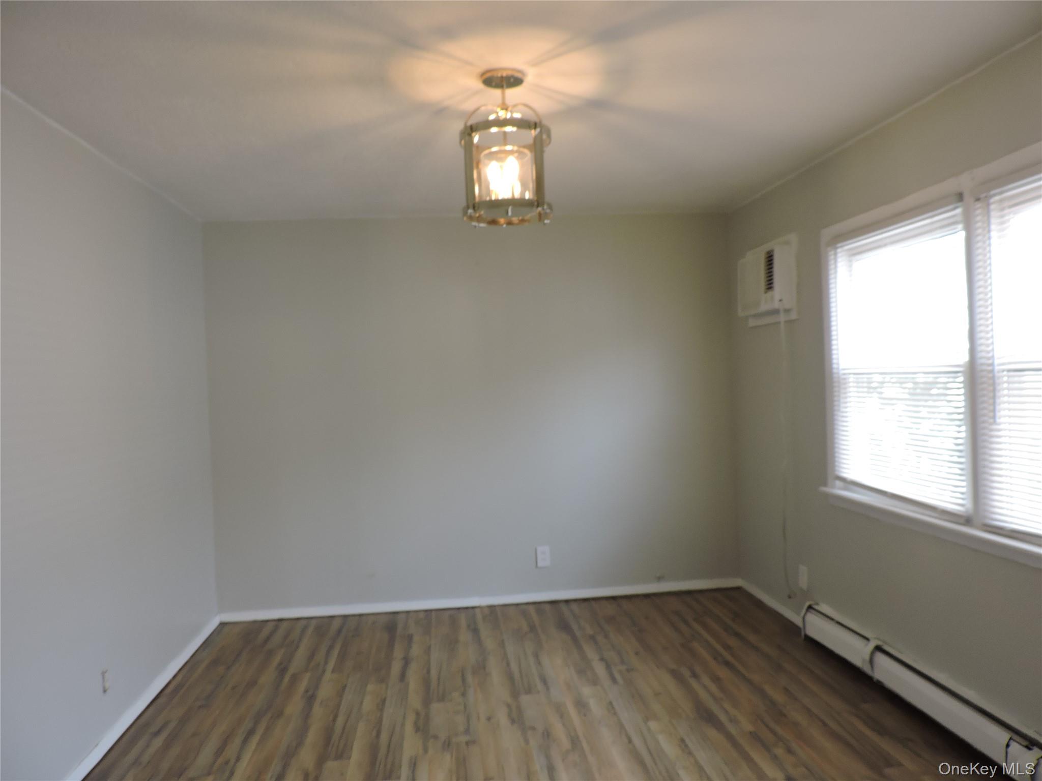 18 Leach Street, Lynbrook, NY 11563