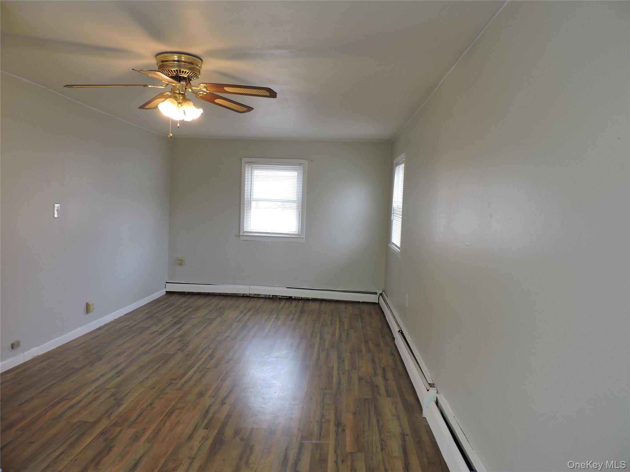 18 Leach Street, Lynbrook, NY 11563