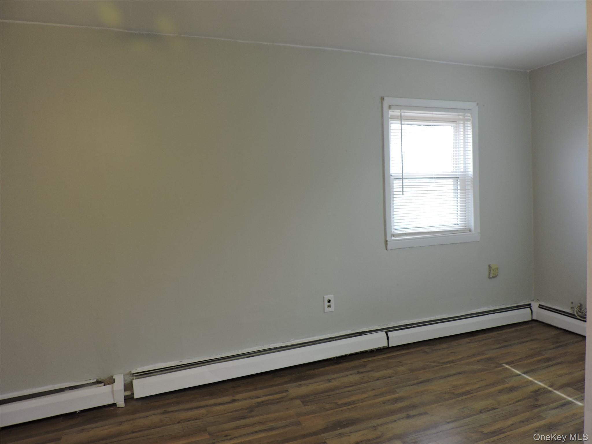 18 Leach Street, Lynbrook, NY 11563