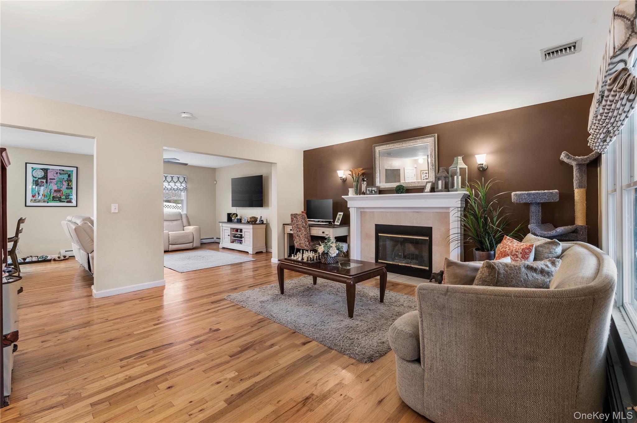 18 15th Street, Wading River, NY 11792