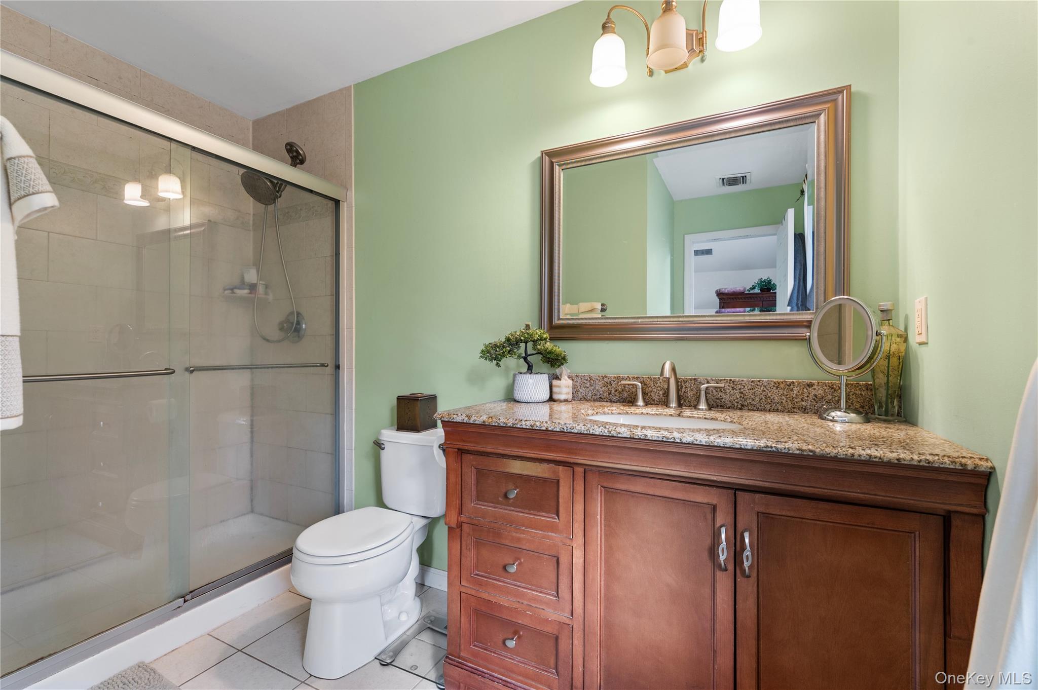 18 15th Street, Wading River, NY 11792