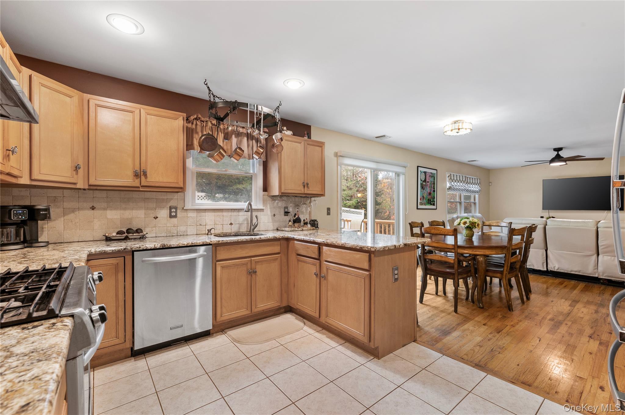 18 15th Street, Wading River, NY 11792