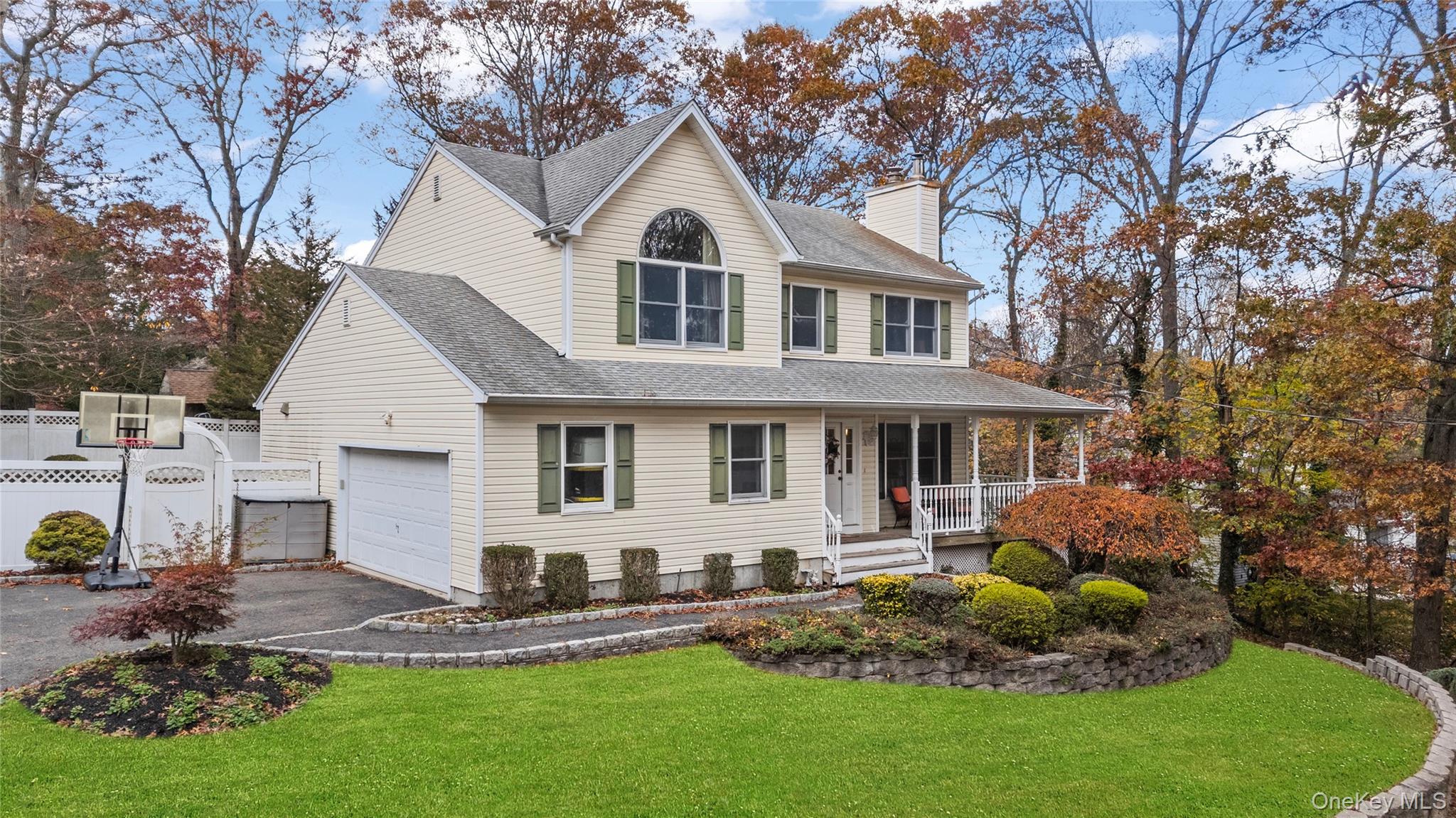 18 15th Street, Wading River, NY 11792