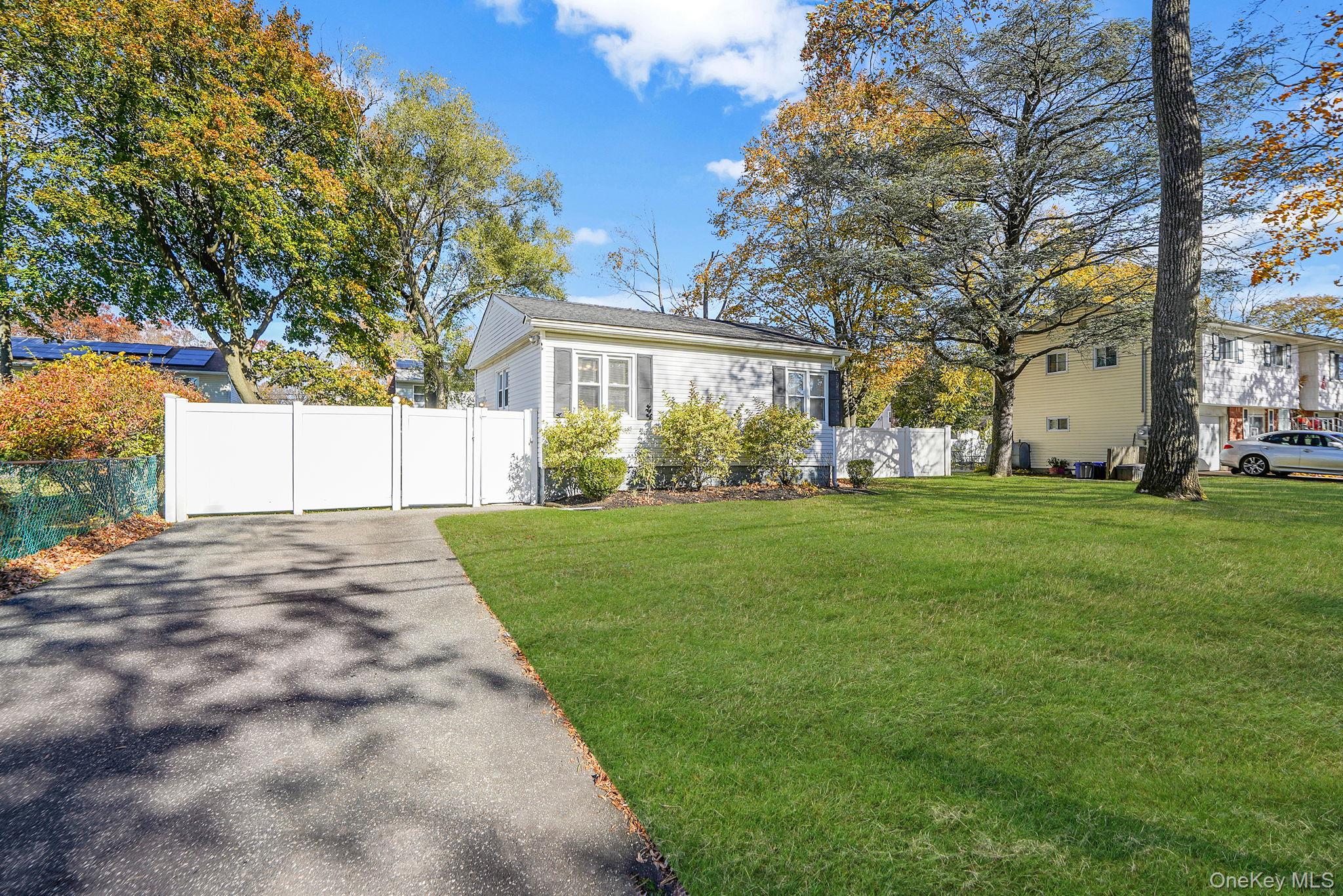 59 Nevada Road, West Babylon, NY 11704