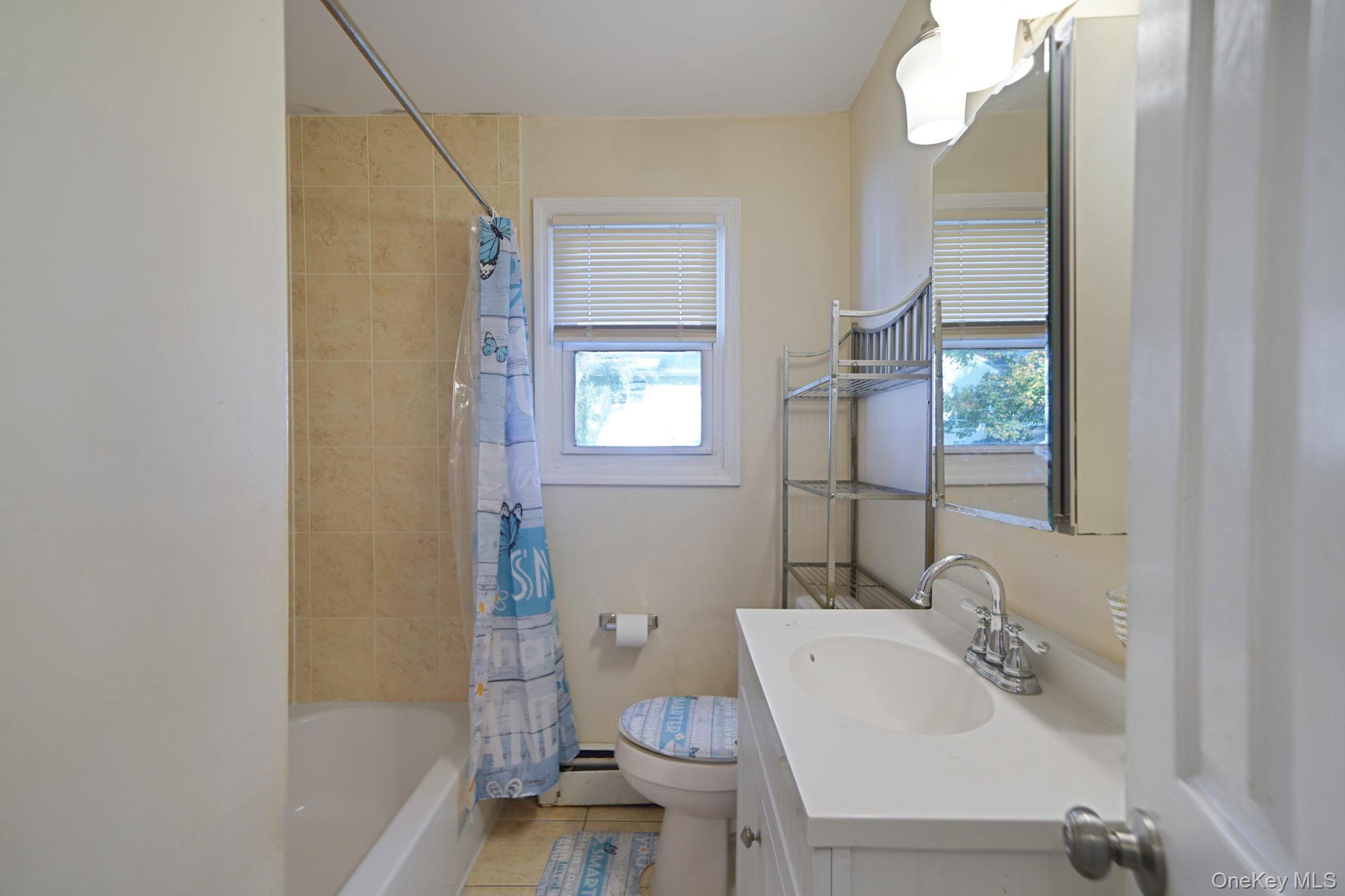 59 Nevada Road, West Babylon, NY 11704