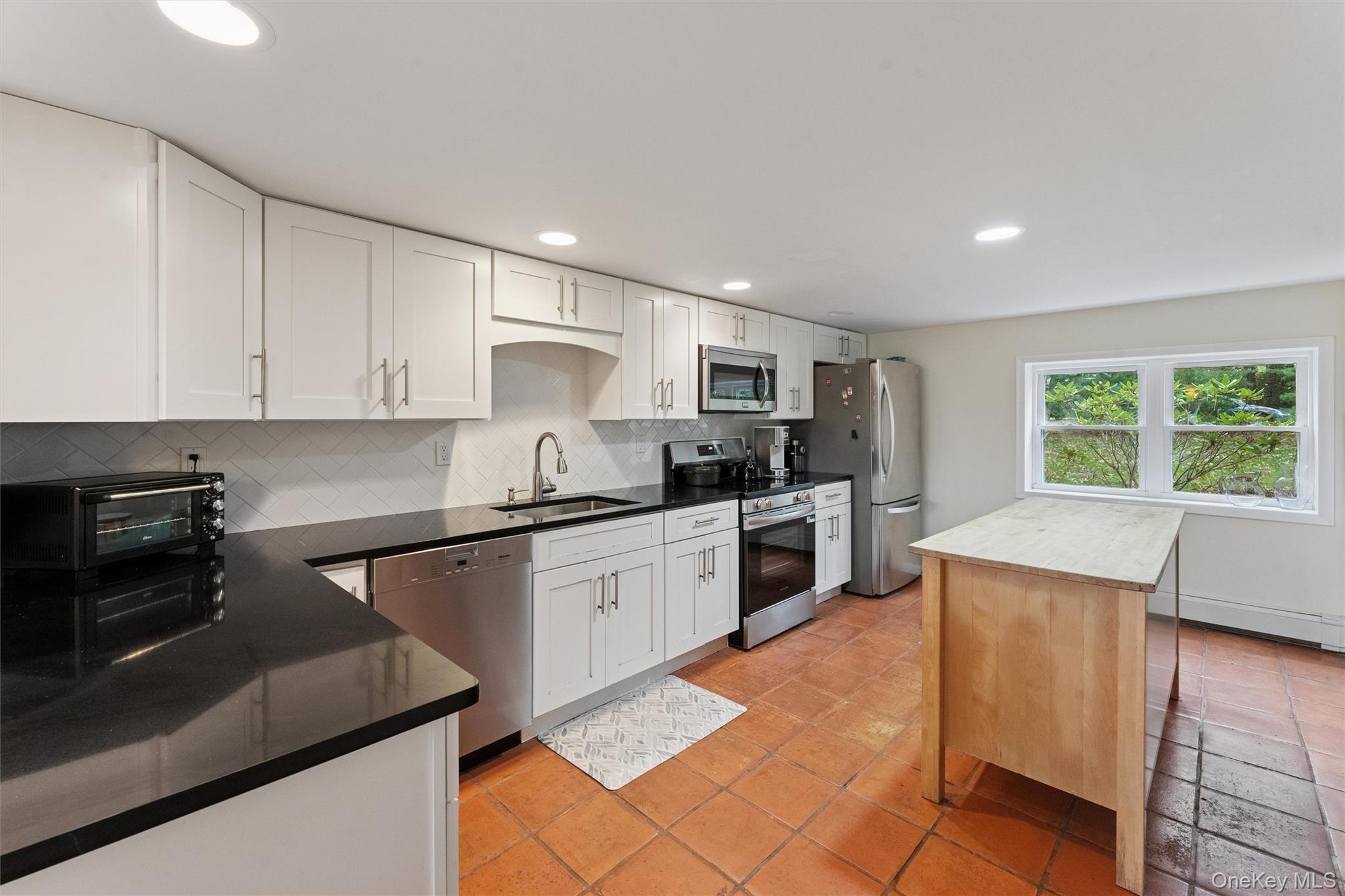 23 Old Main Road, Quogue, NY 11959