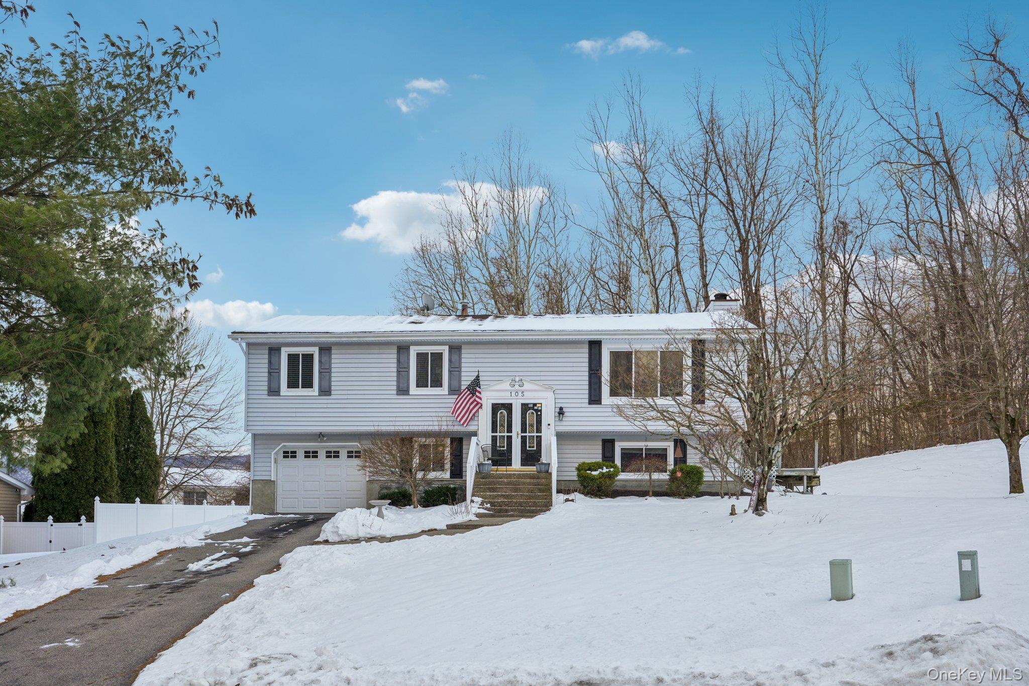 105 Shaker Court N, New Windsor, NY 12553