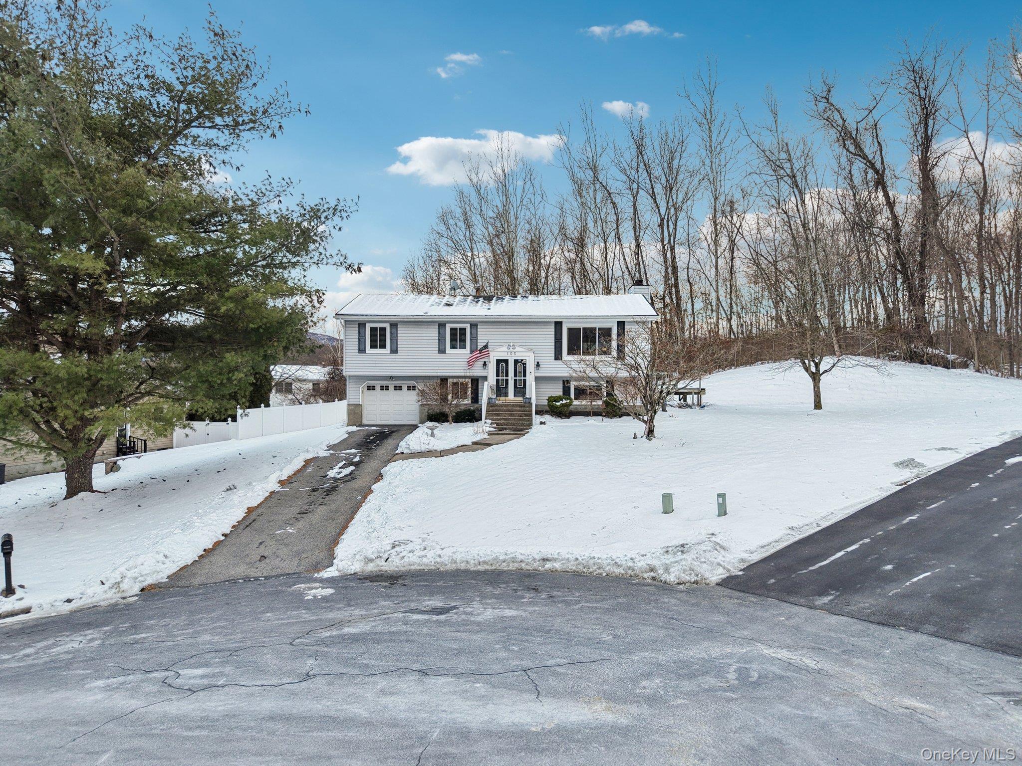 105 Shaker Court N, New Windsor, NY 12553