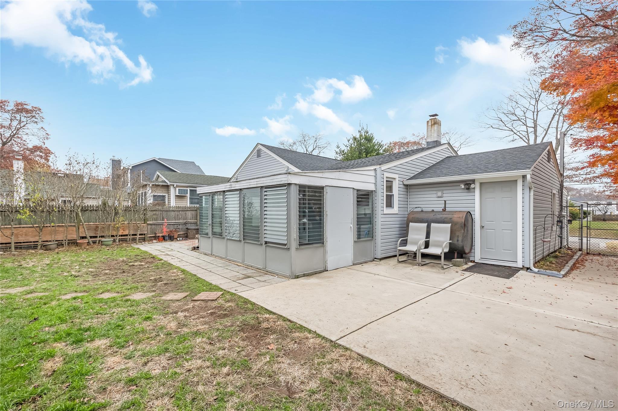 254 W 1st Street, West Islip, NY 11795