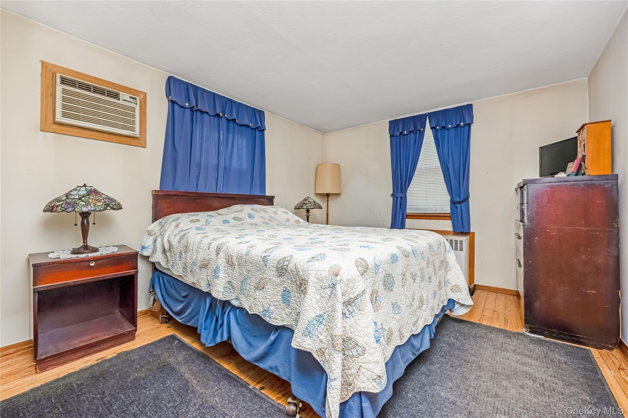 254 W 1st Street, West Islip, NY 11795