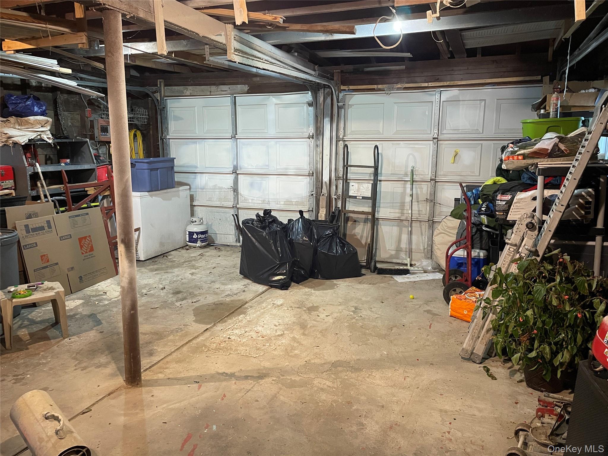 323 Grand Avenue, Lindenhurst, NY 11757