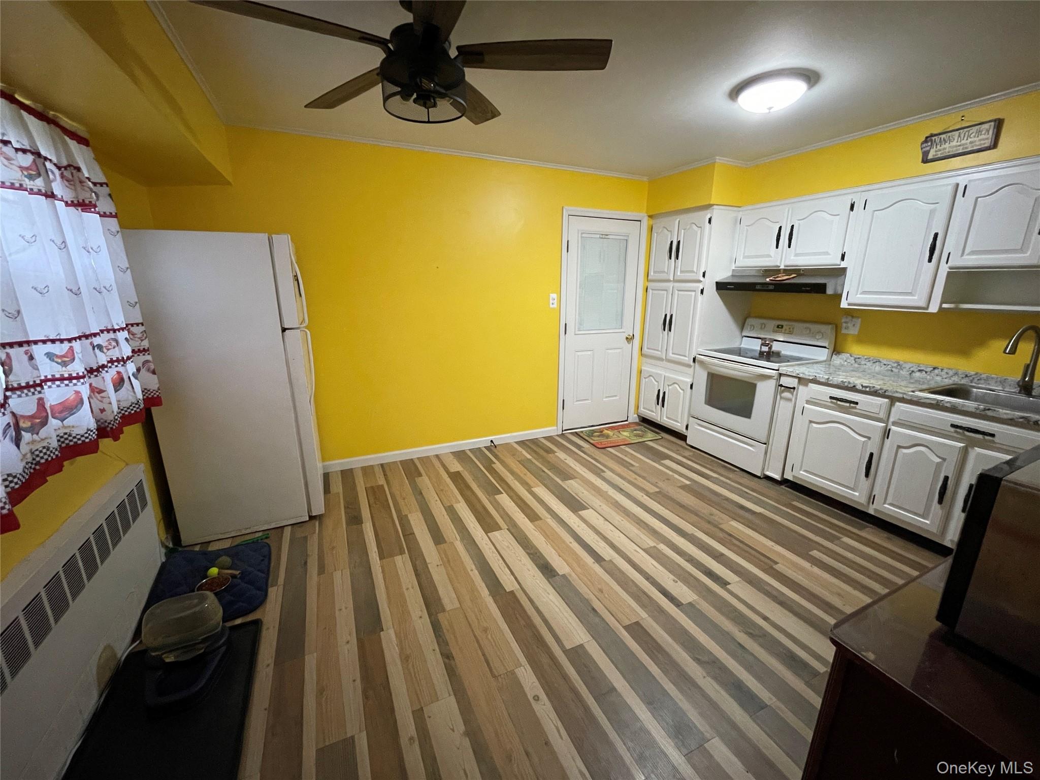 323 Grand Avenue, Lindenhurst, NY 11757