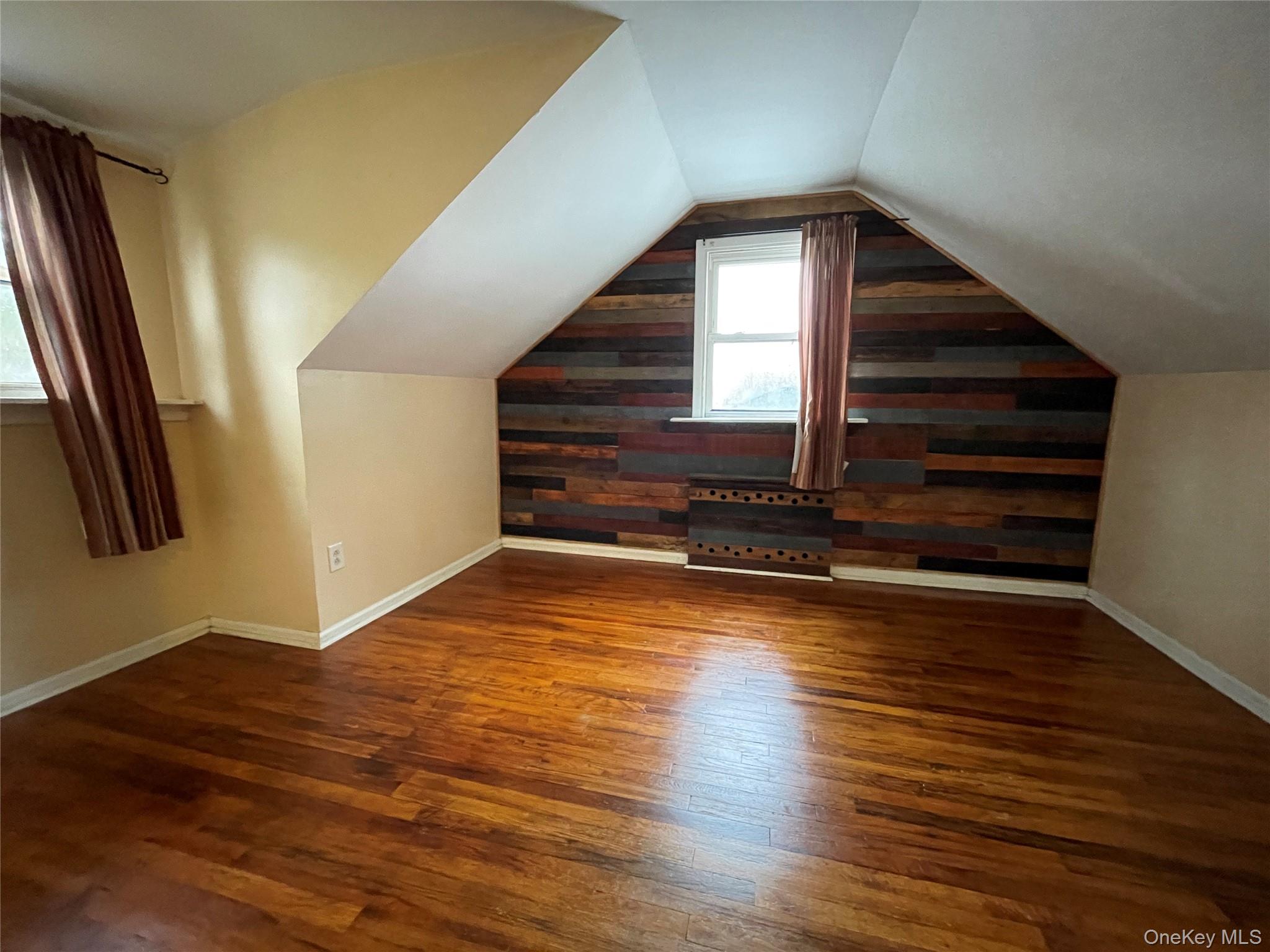 323 Grand Avenue, Lindenhurst, NY 11757