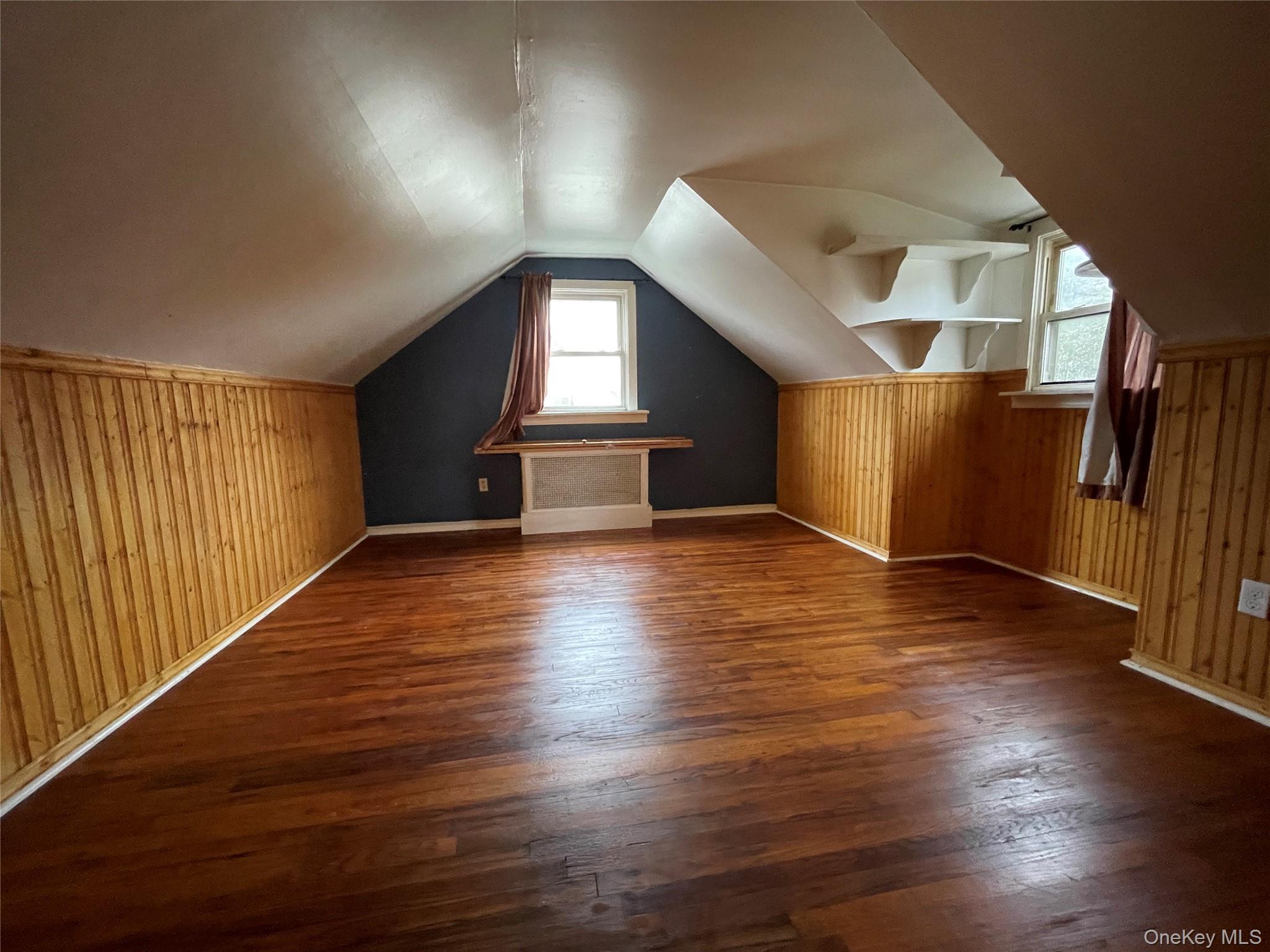 323 Grand Avenue, Lindenhurst, NY 11757