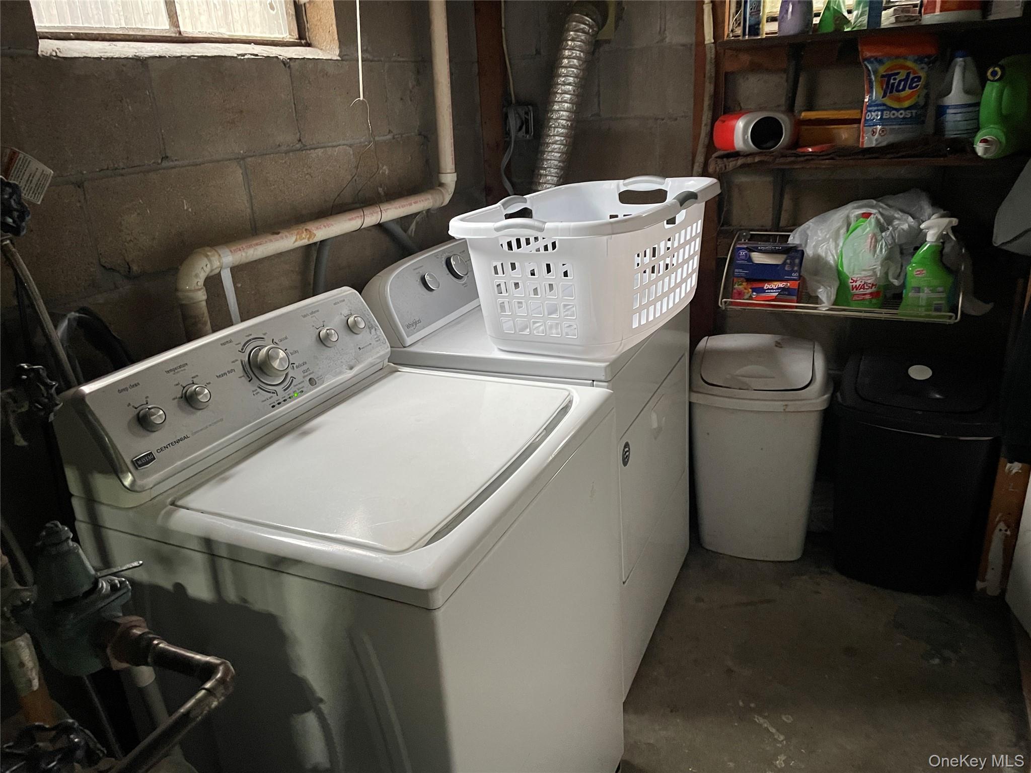 323 Grand Avenue, Lindenhurst, NY 11757