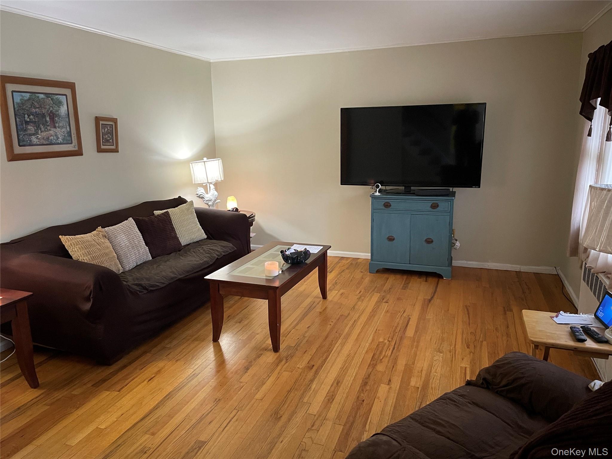 323 Grand Avenue, Lindenhurst, NY 11757