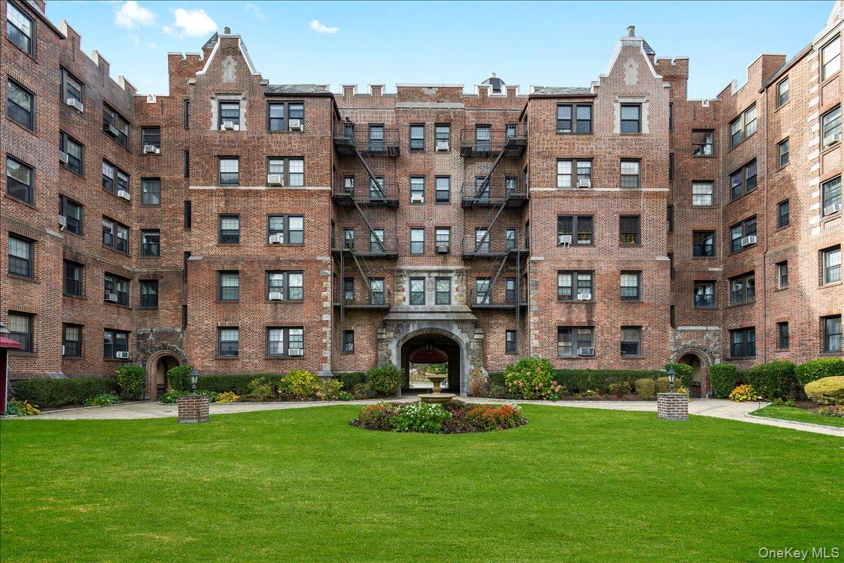 23 Old Mamaroneck Road # 1A, White Plains, NY 10605
