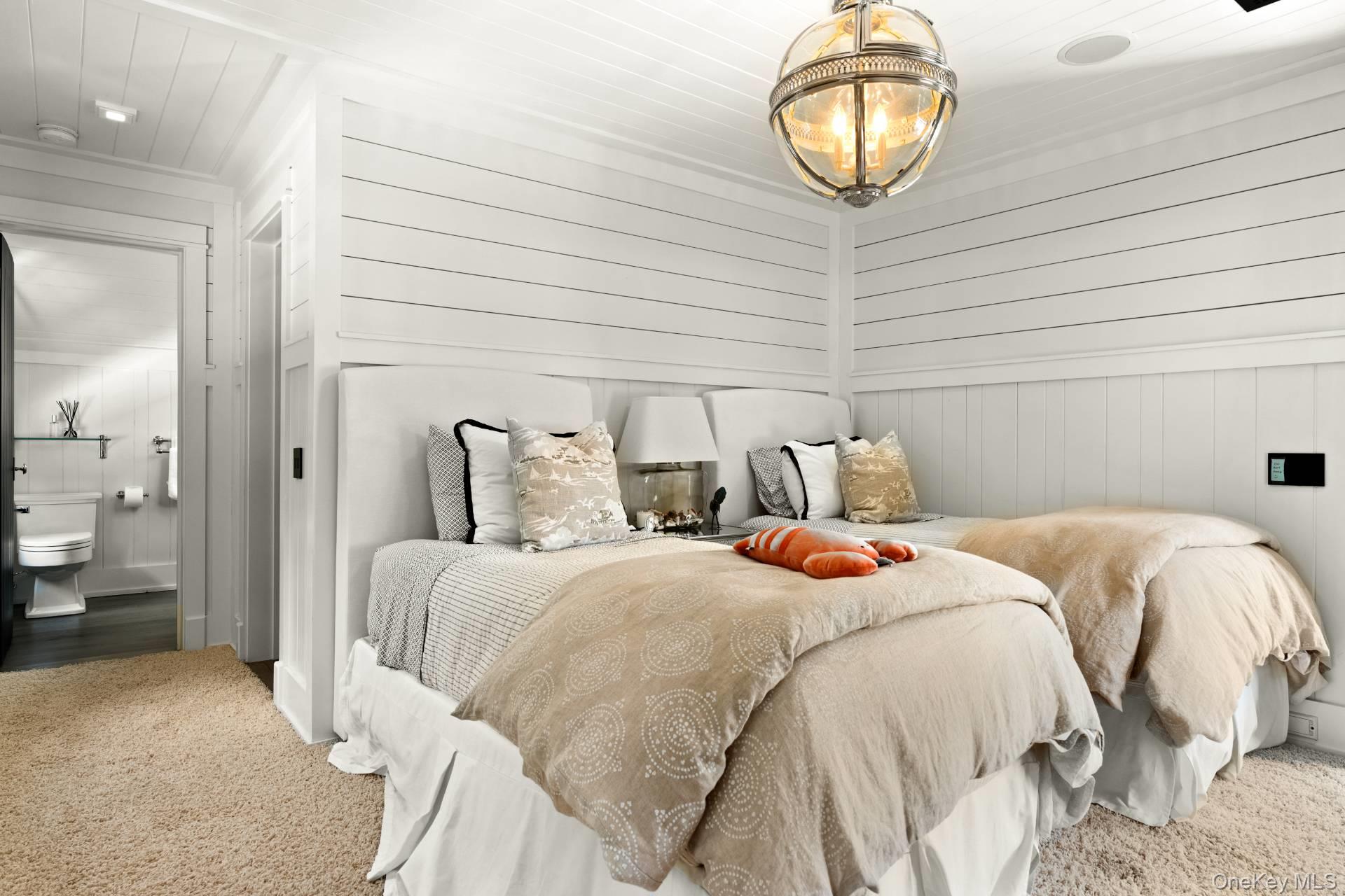 59 Miller Lane E, East Hampton, NY 11937