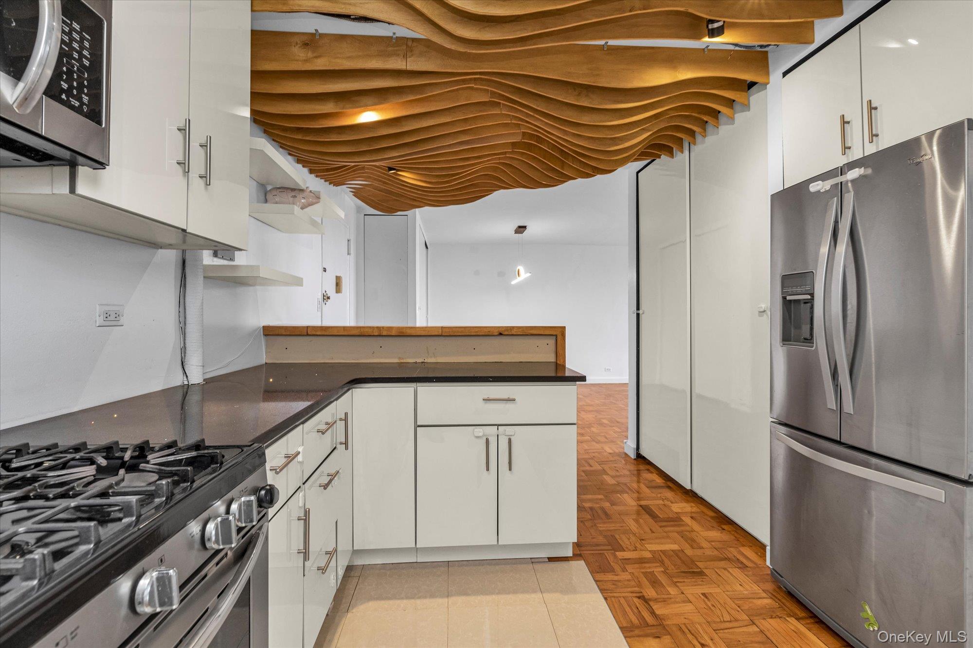 125-10 Queens Boulevard # 2404, Kew Gardens, NY 11415