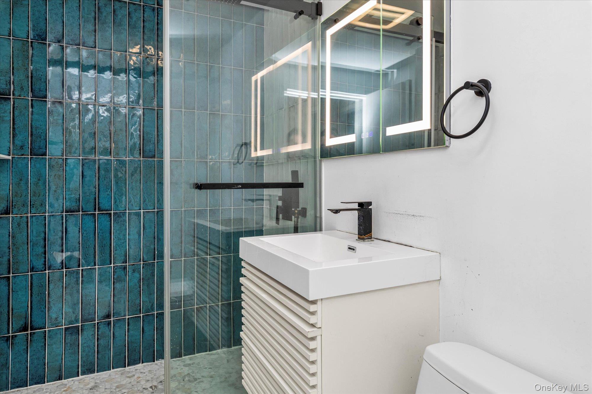 125-10 Queens Boulevard # 2404, Kew Gardens, NY 11415