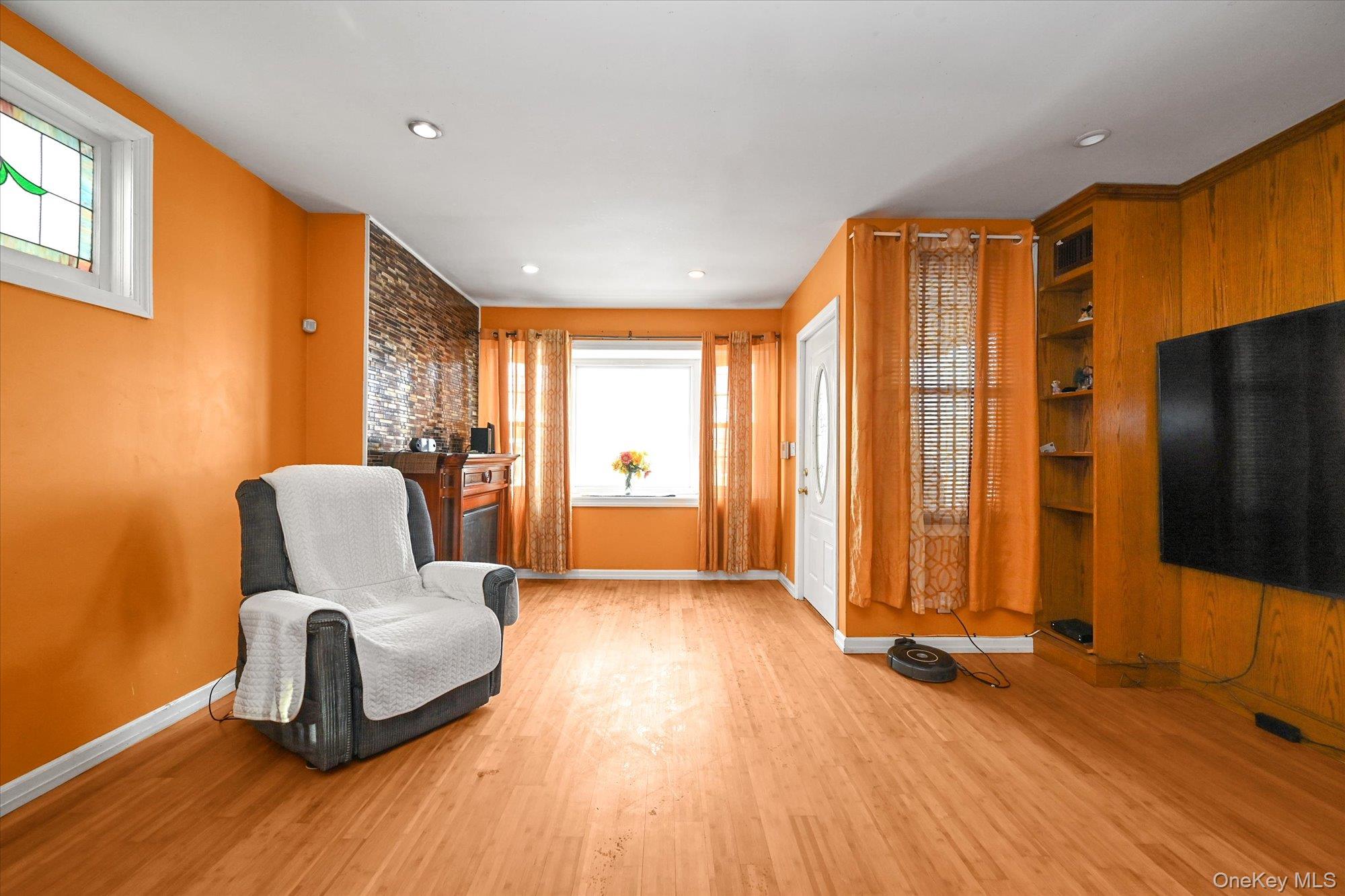 6448 58th Road, Maspeth, NY 11378