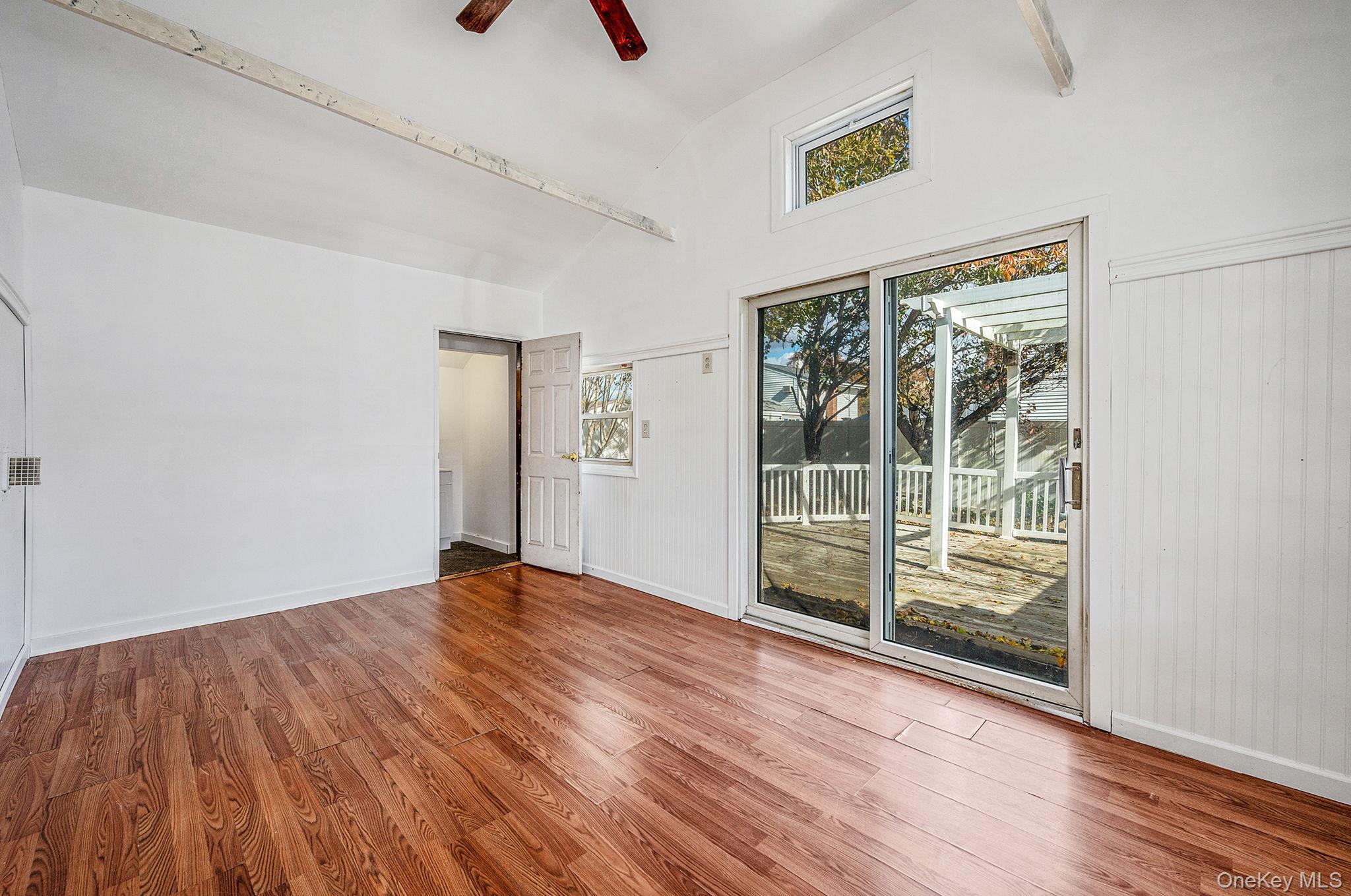 1401 Race Avenue, Medford, NY 11763