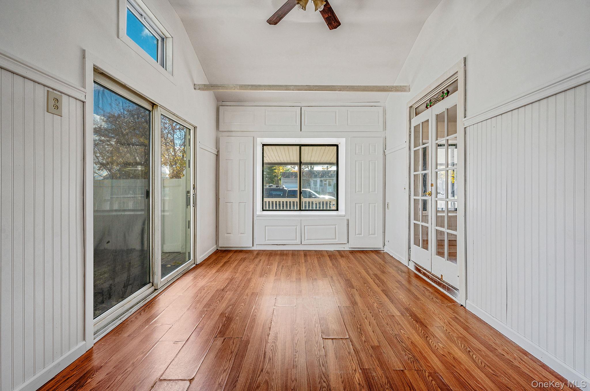 1401 Race Avenue, Medford, NY 11763