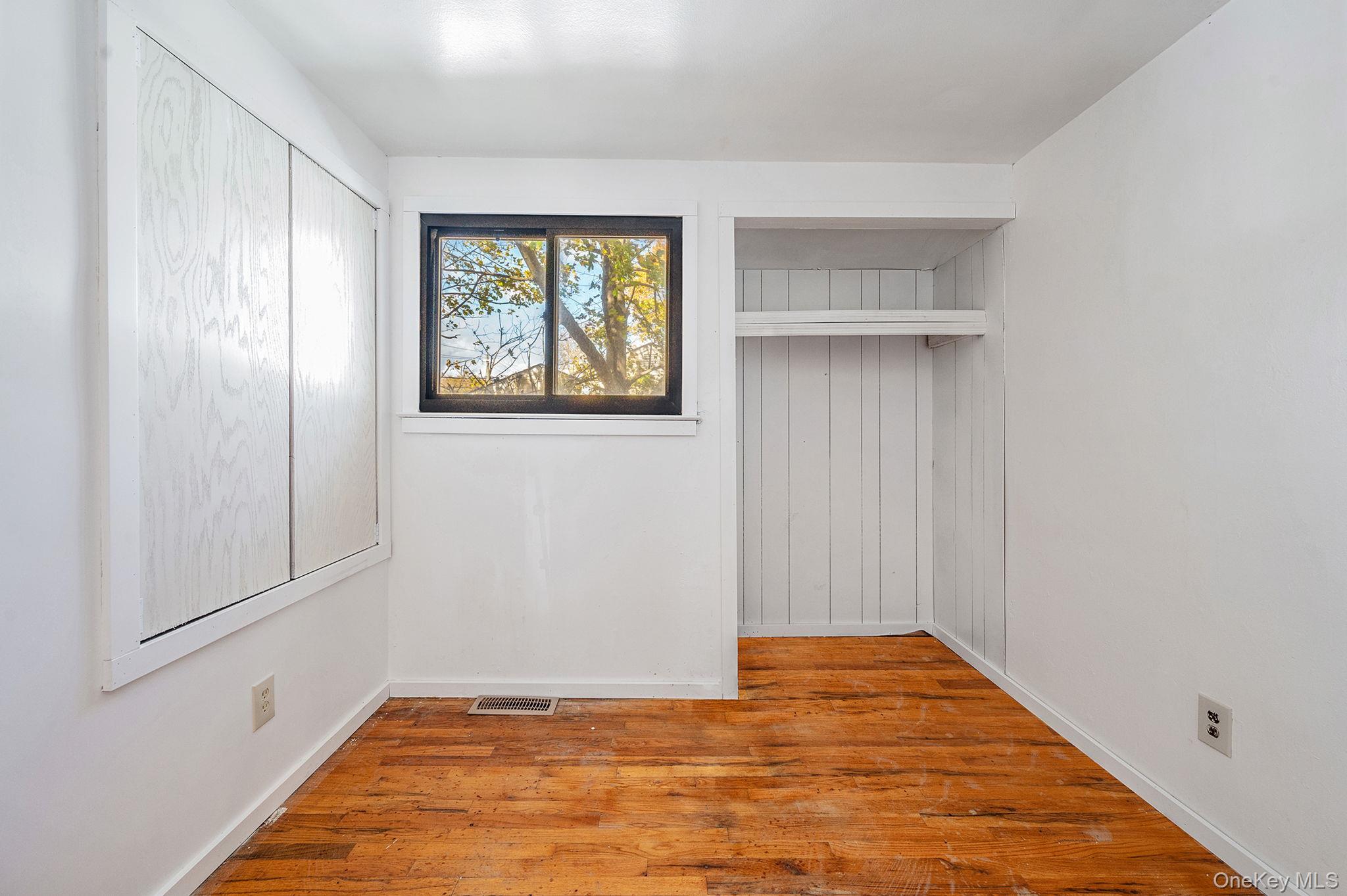 1401 Race Avenue, Medford, NY 11763