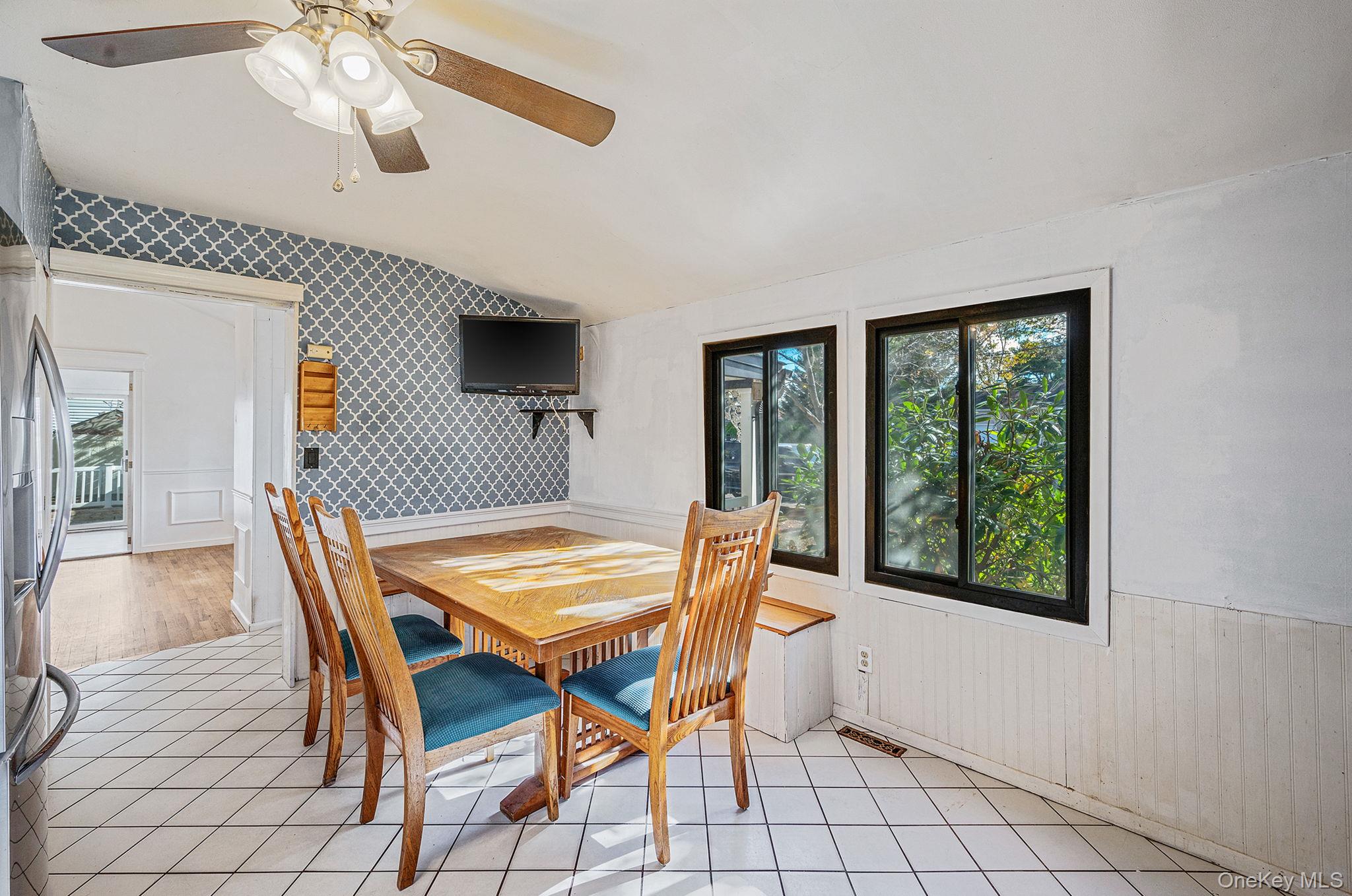 1401 Race Avenue, Medford, NY 11763